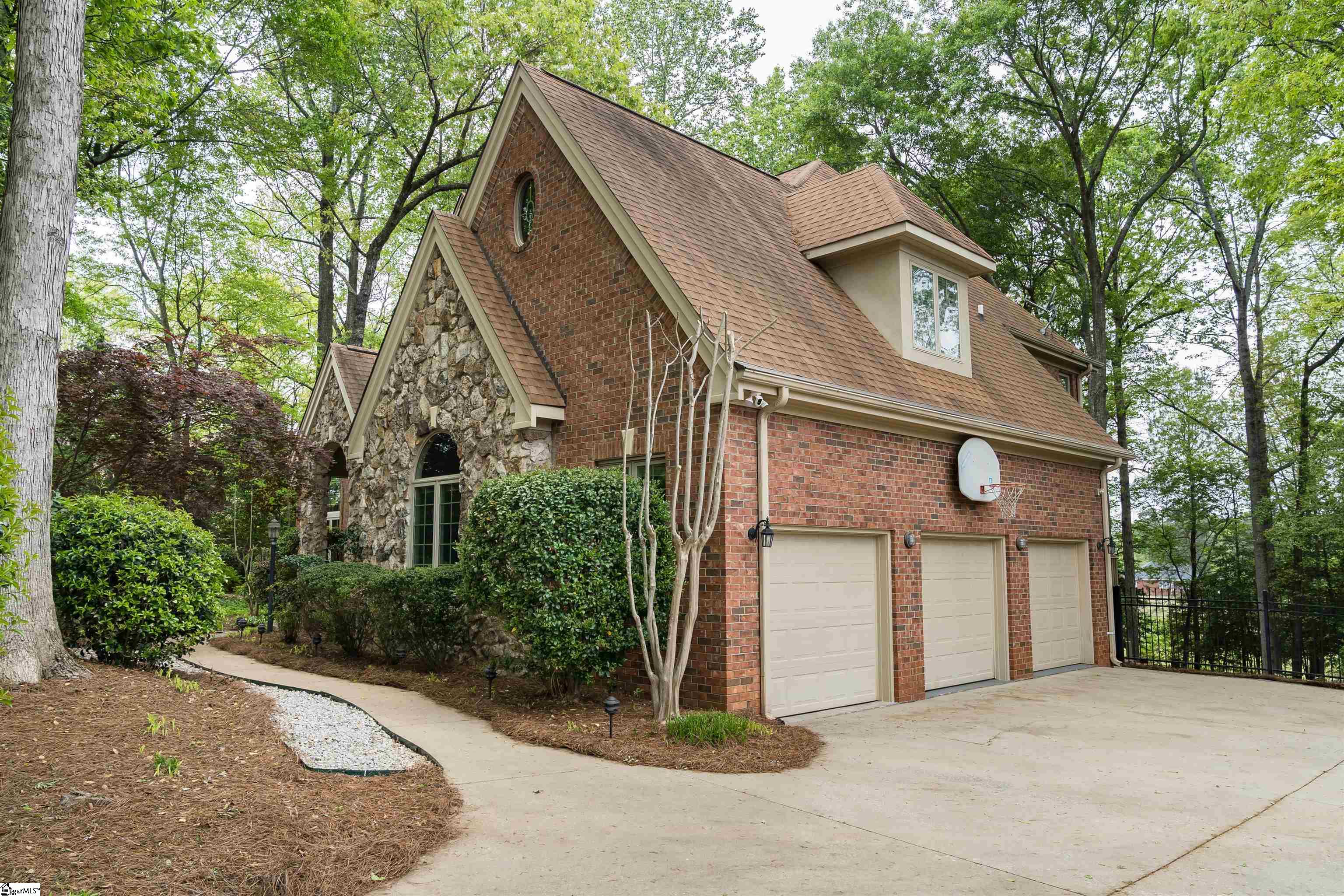 252 River Falls Drive, Duncan SC 29334
