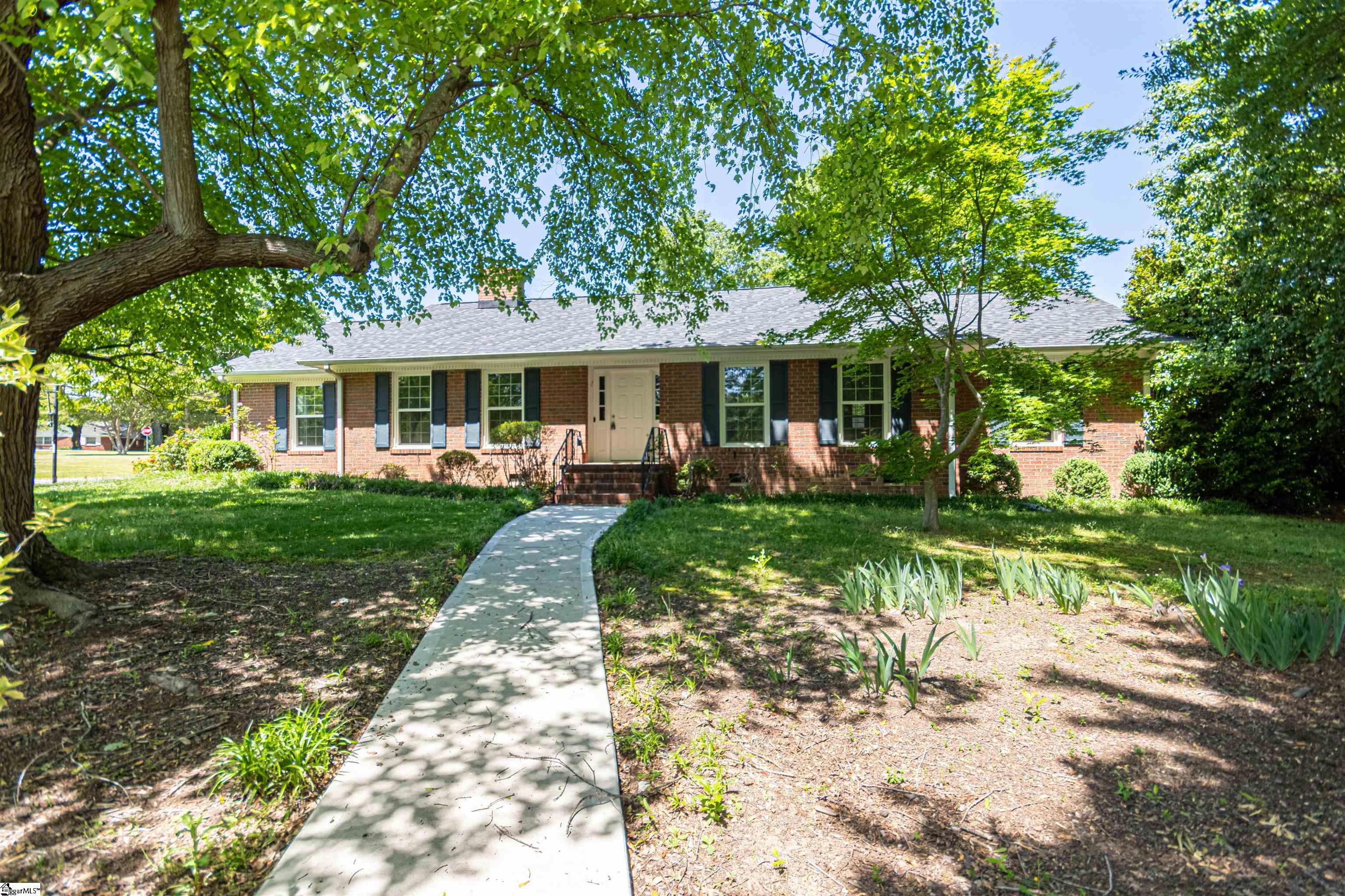 3 Vaille Drive Taylors, SC 29687