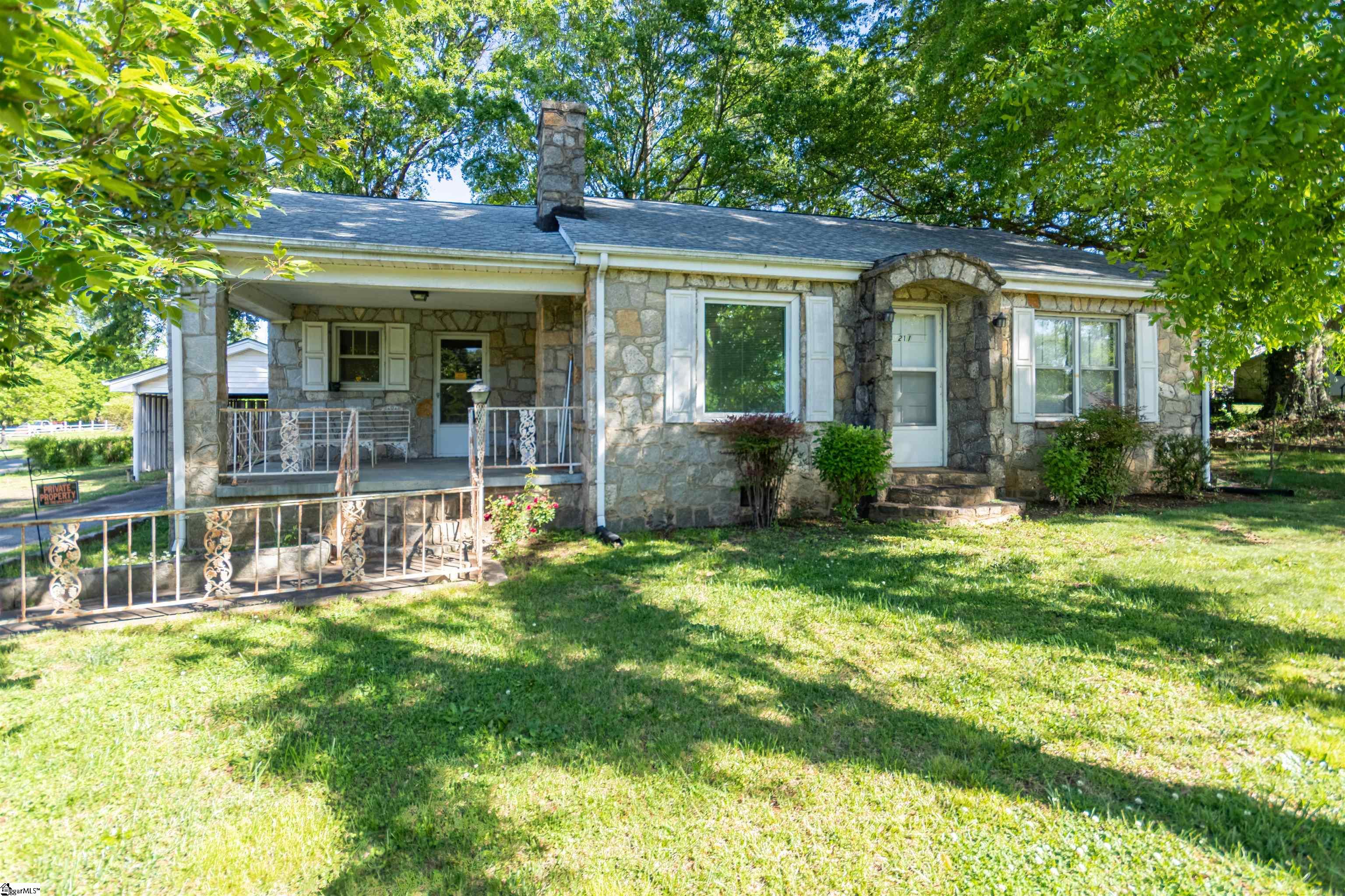 211 Old Furnace Road, Boiling Springs SC 29316
