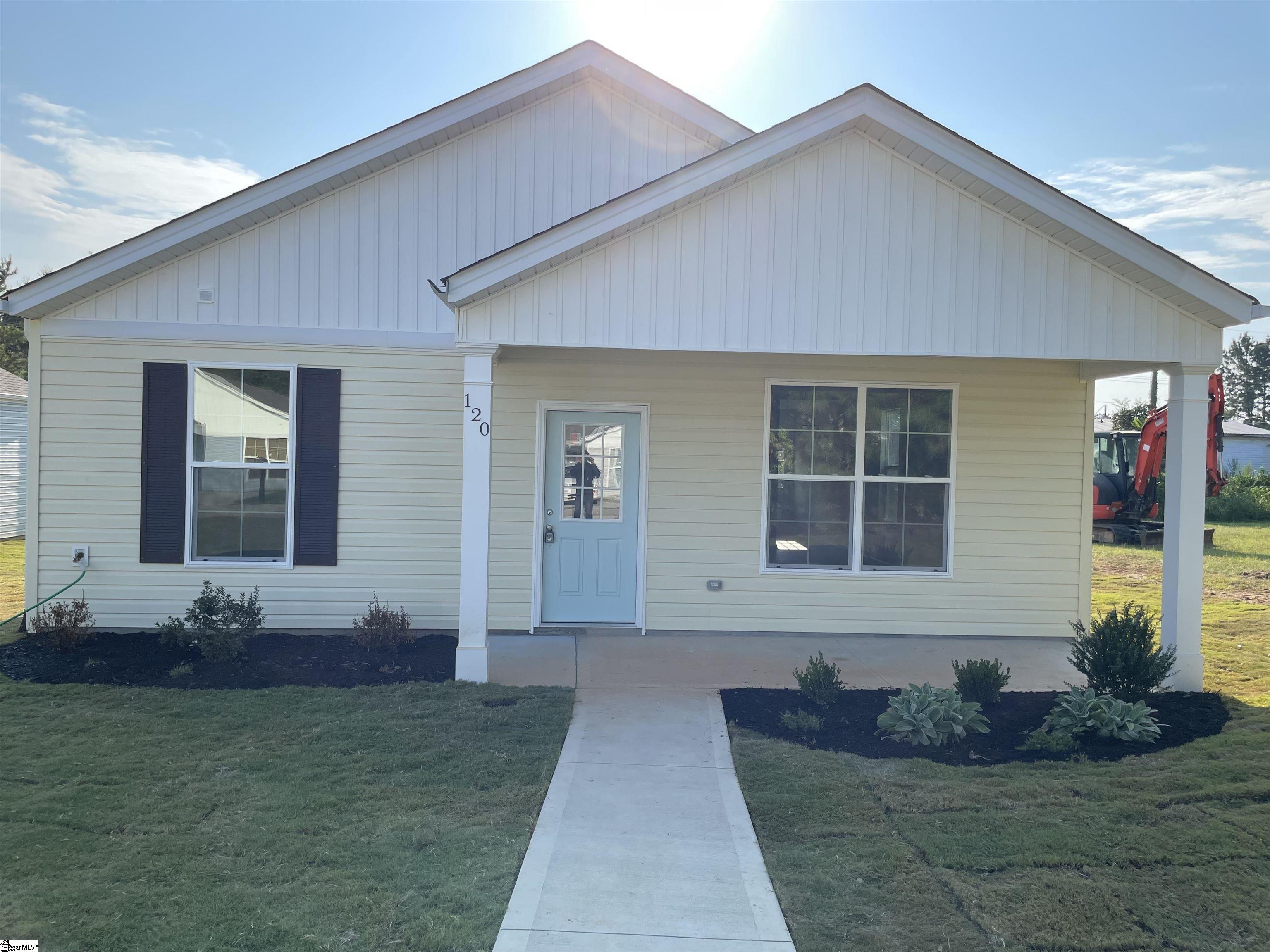 120 Colleton Lane, Clinton SC 29325