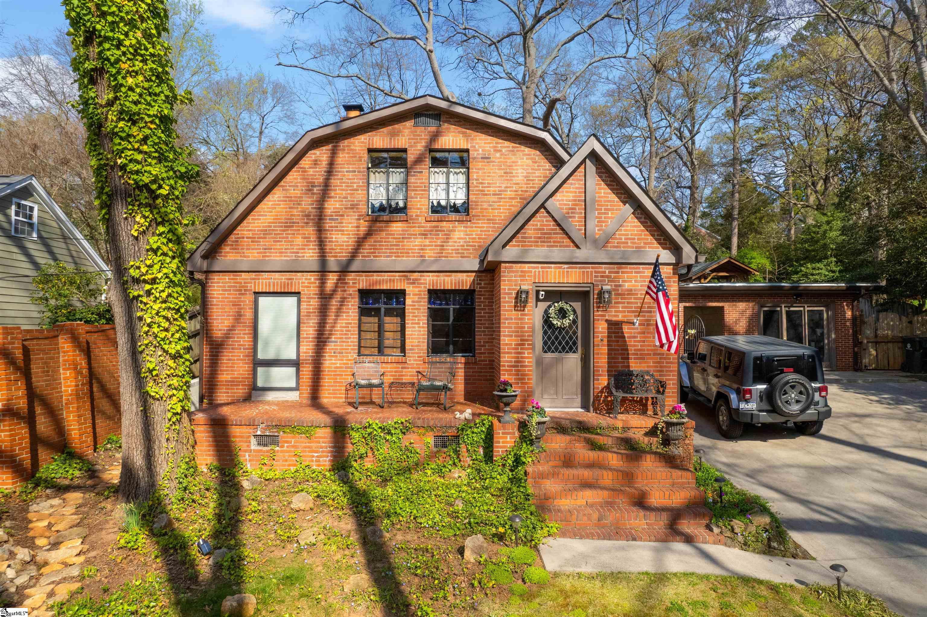 21 Rock Creek Drive, Greenville SC 29605-1123