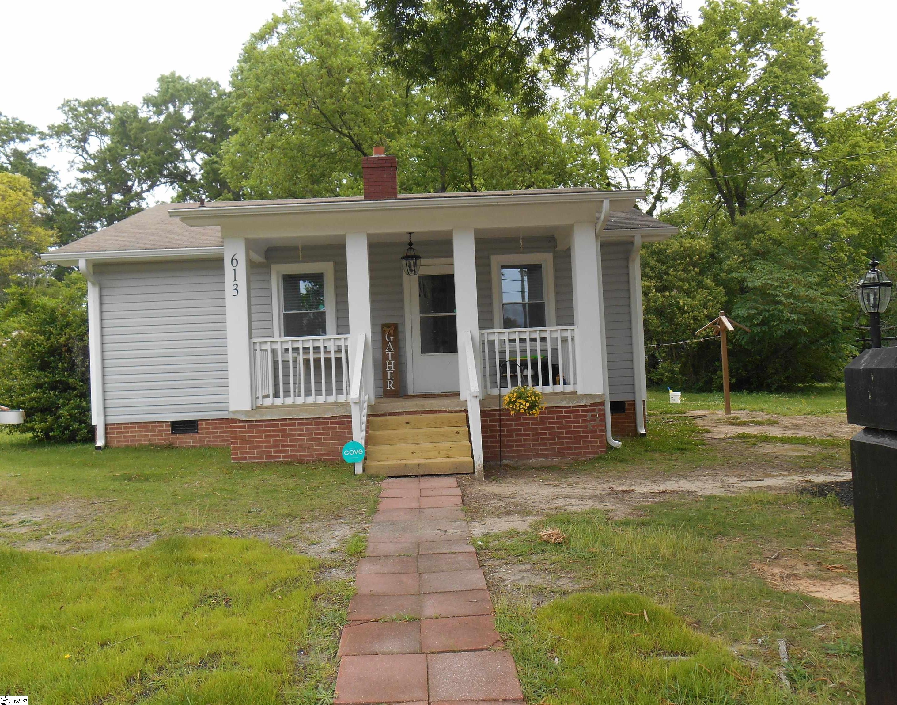 613 E Florida Street, Clinton SC 29325