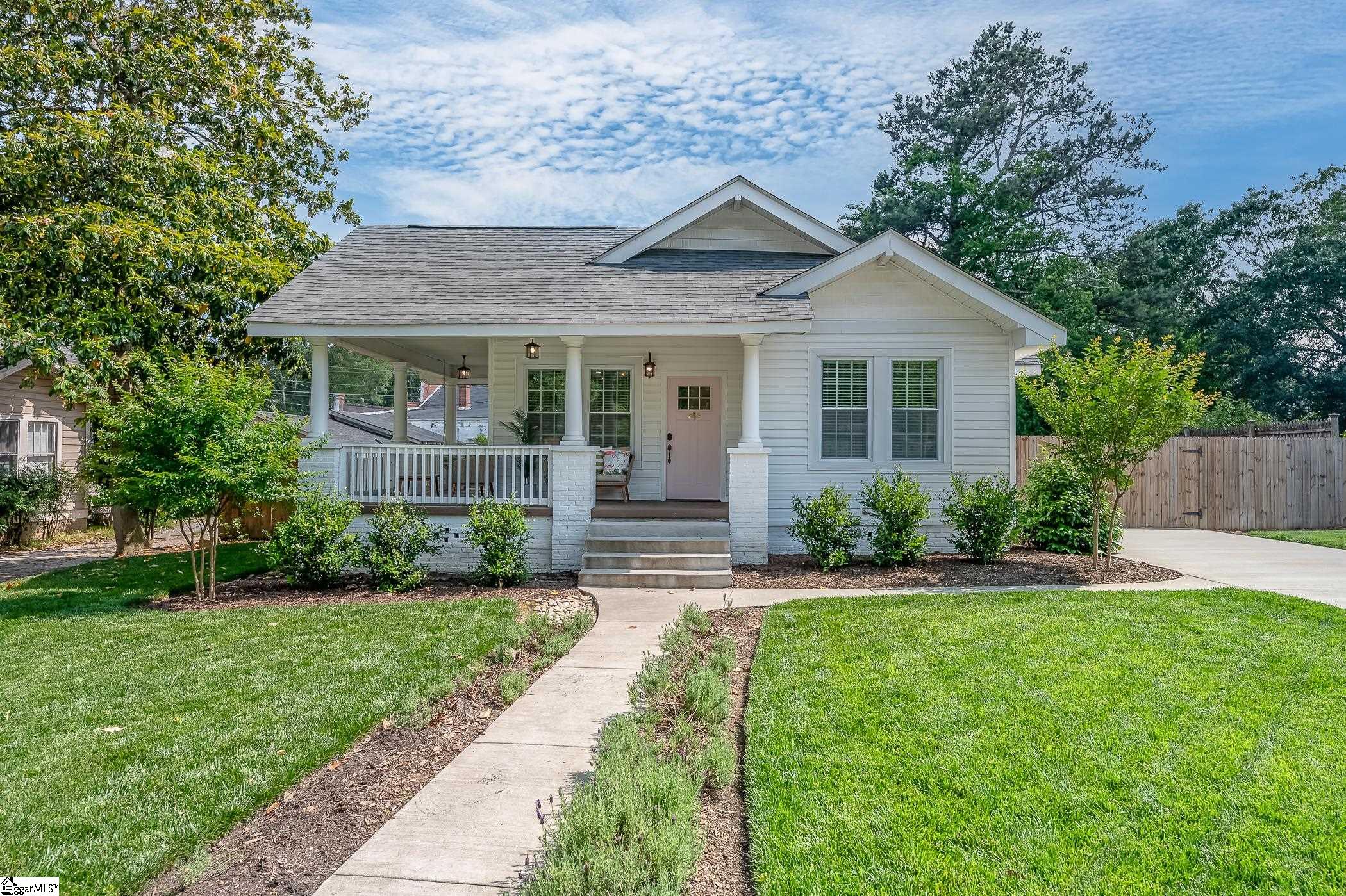 214 E Fairview Avenue, Greer SC 29651-2566