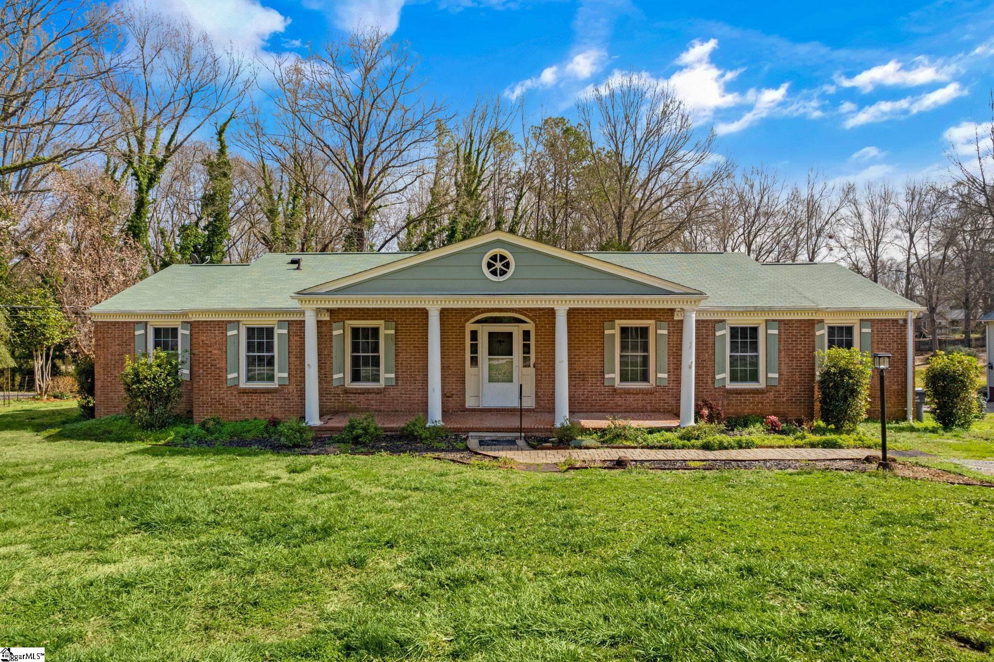 104 Arrowood Lane, Laurens SC 29360