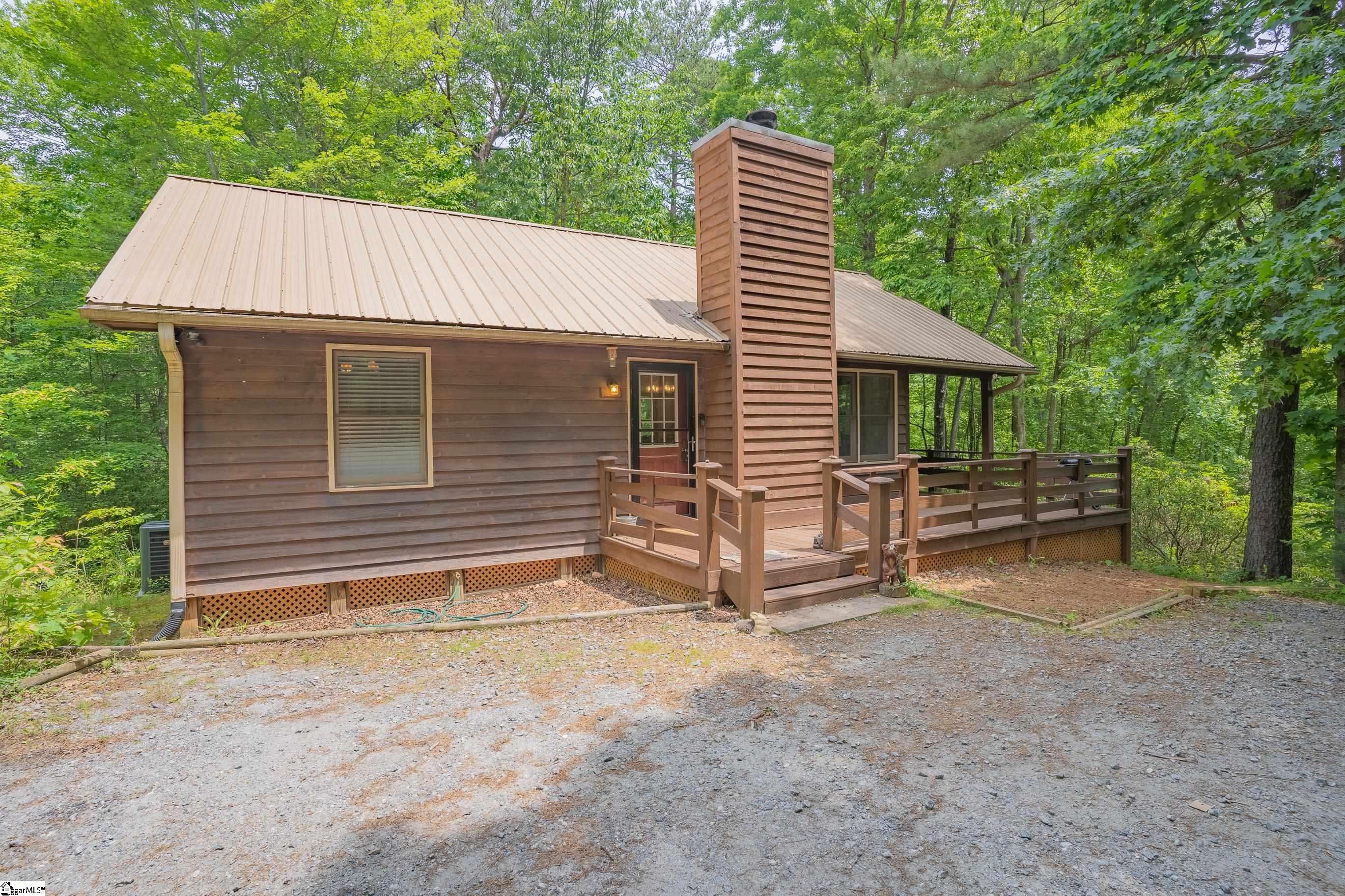 718 Piney Gate Road Saluda, NC 28773