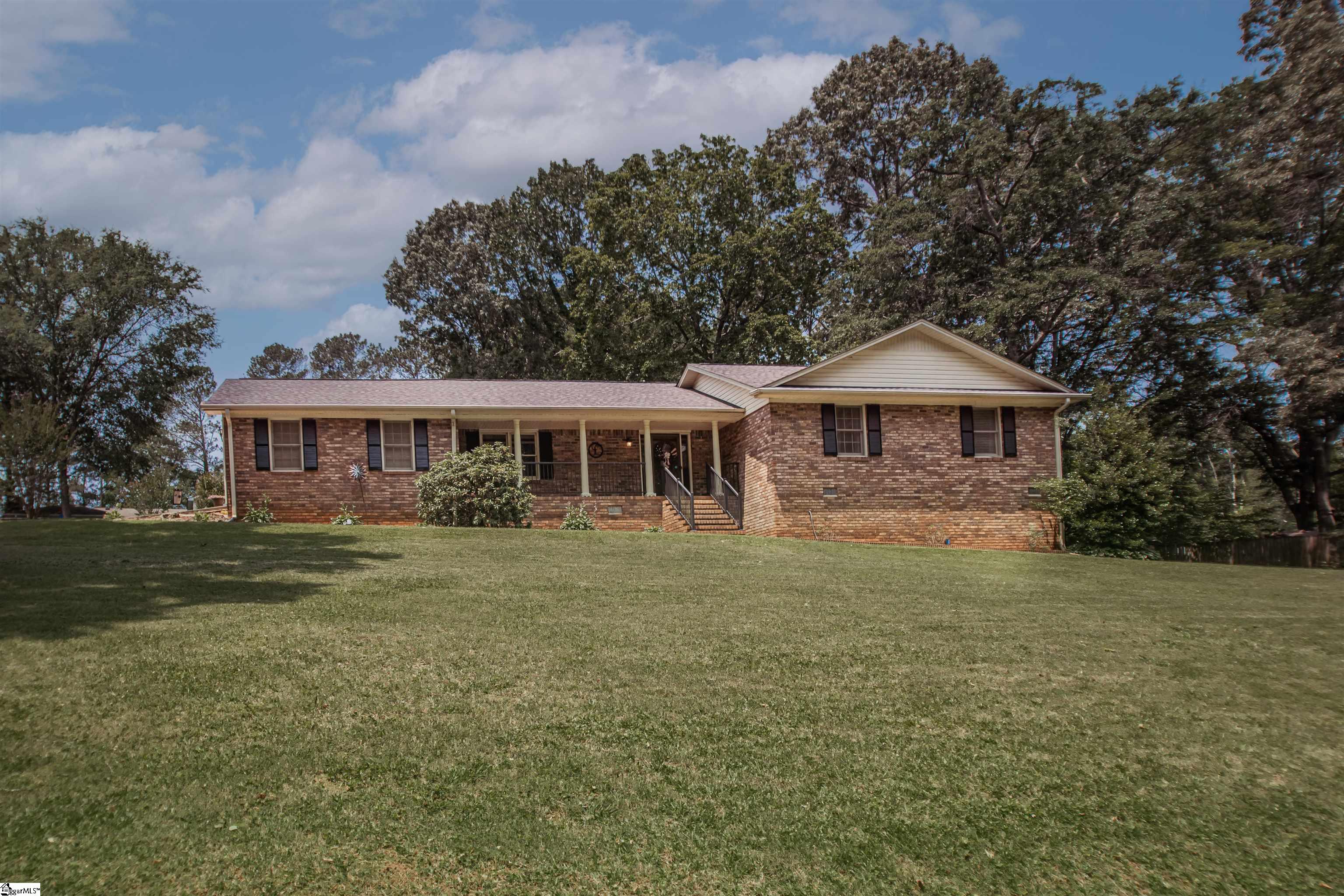 671 Pinewood Drive, Pendleton, SC 29670