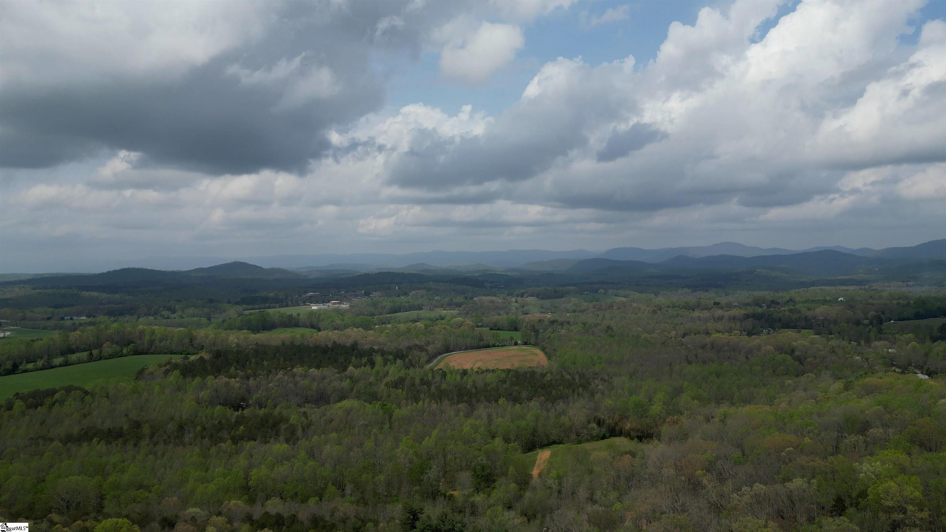 00 Packs Mountain Ridge Road, Taylors SC 29687