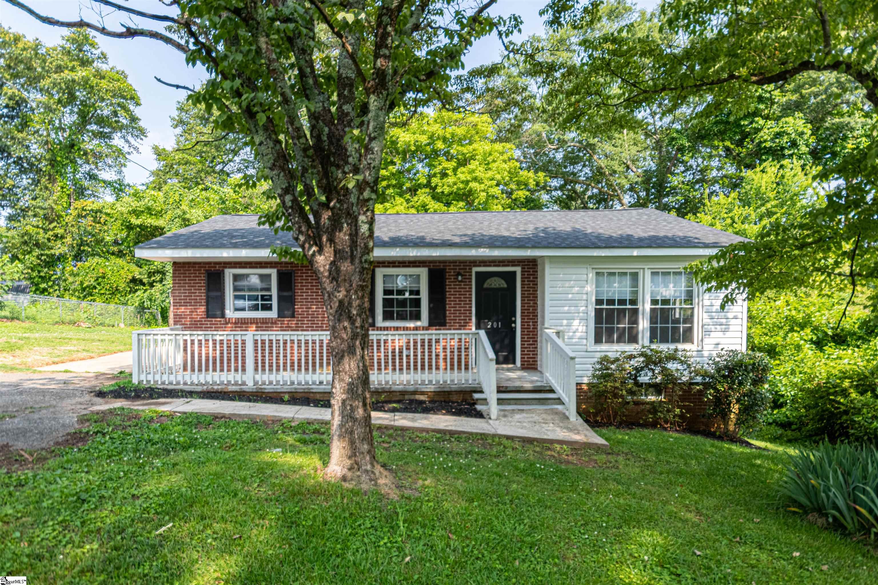 201 Crescent Circle, Gaffney SC 29340