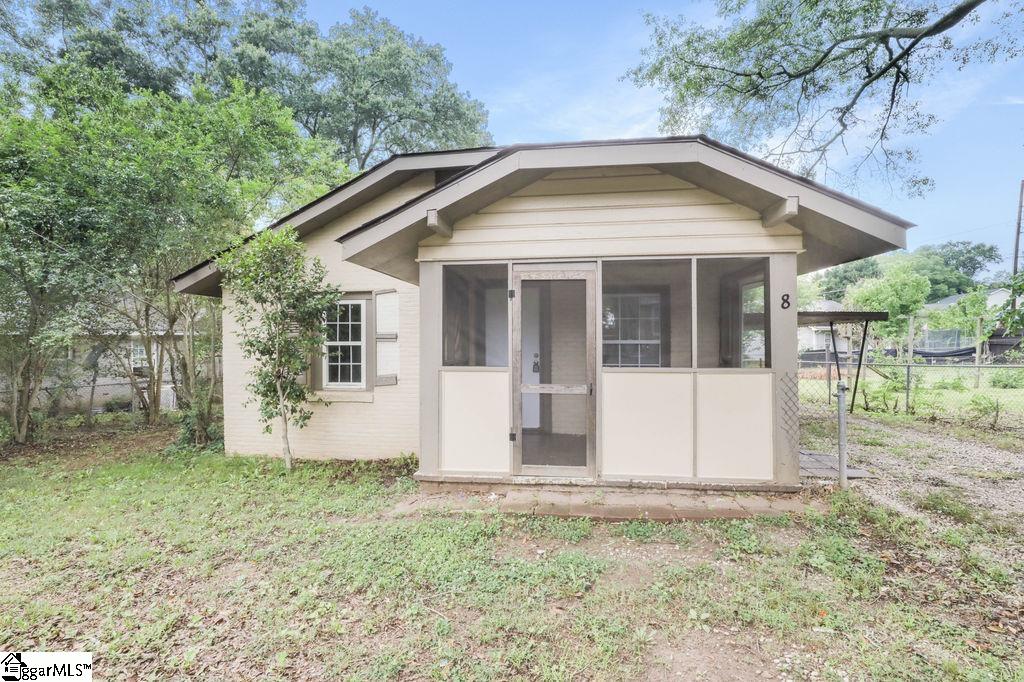 8 Dan Street, Taylors SC 29687