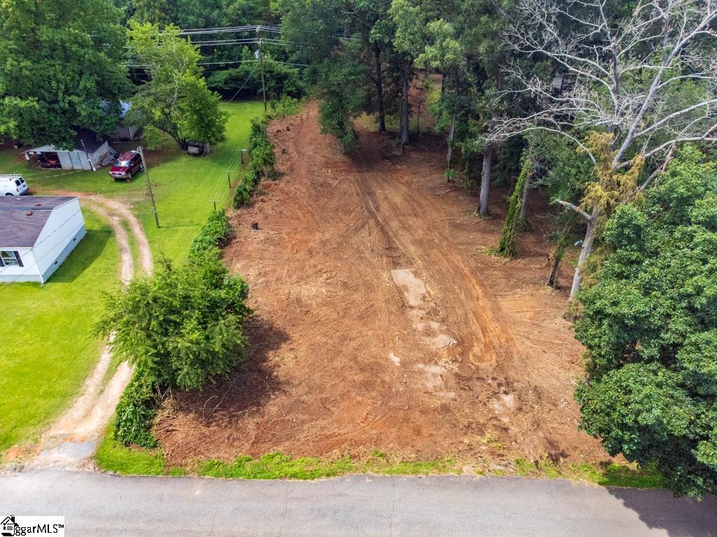 135 Fairhill Drive, Wellford SC 29385