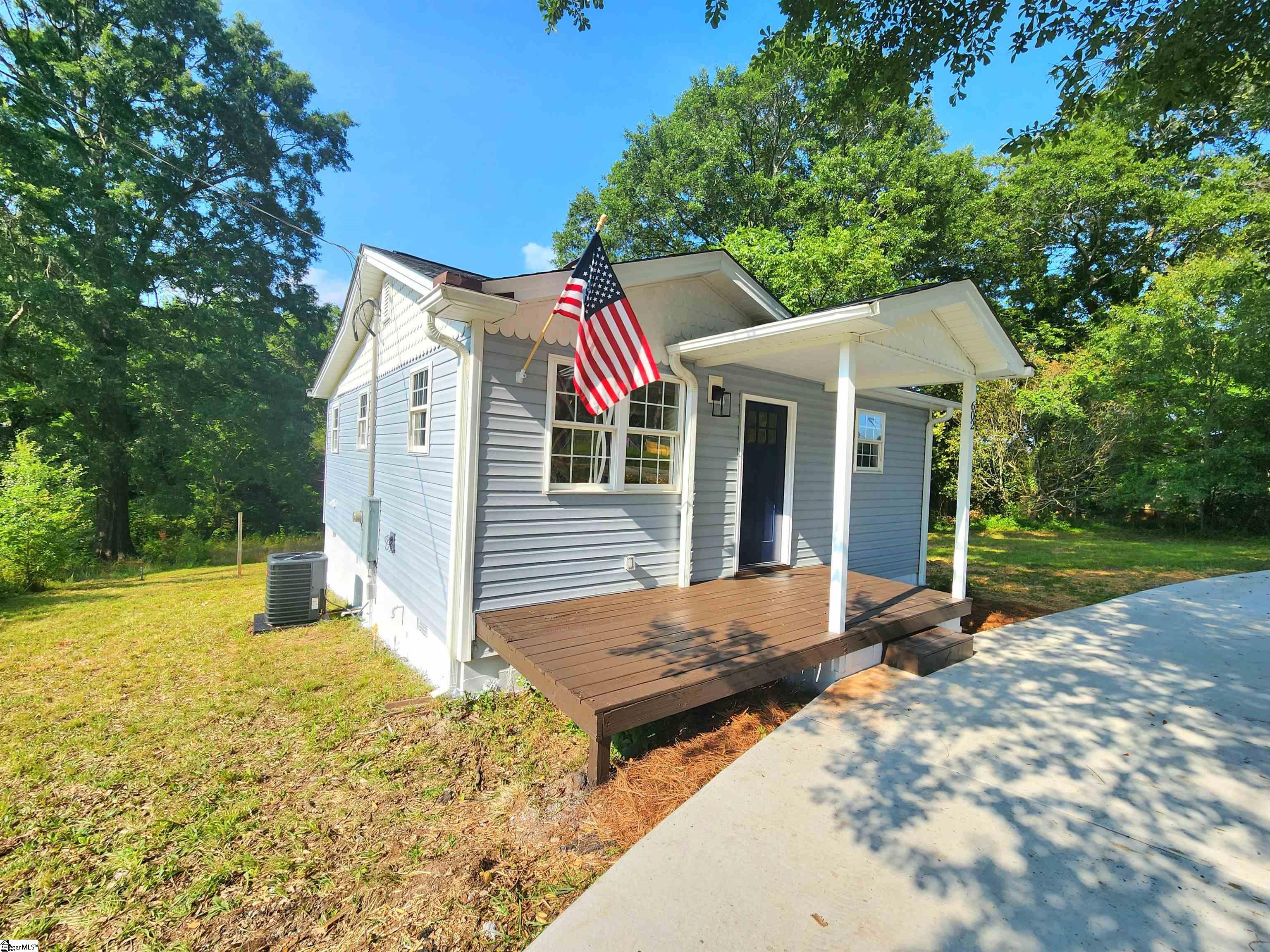 602 W D Avenue, Easley SC 29640