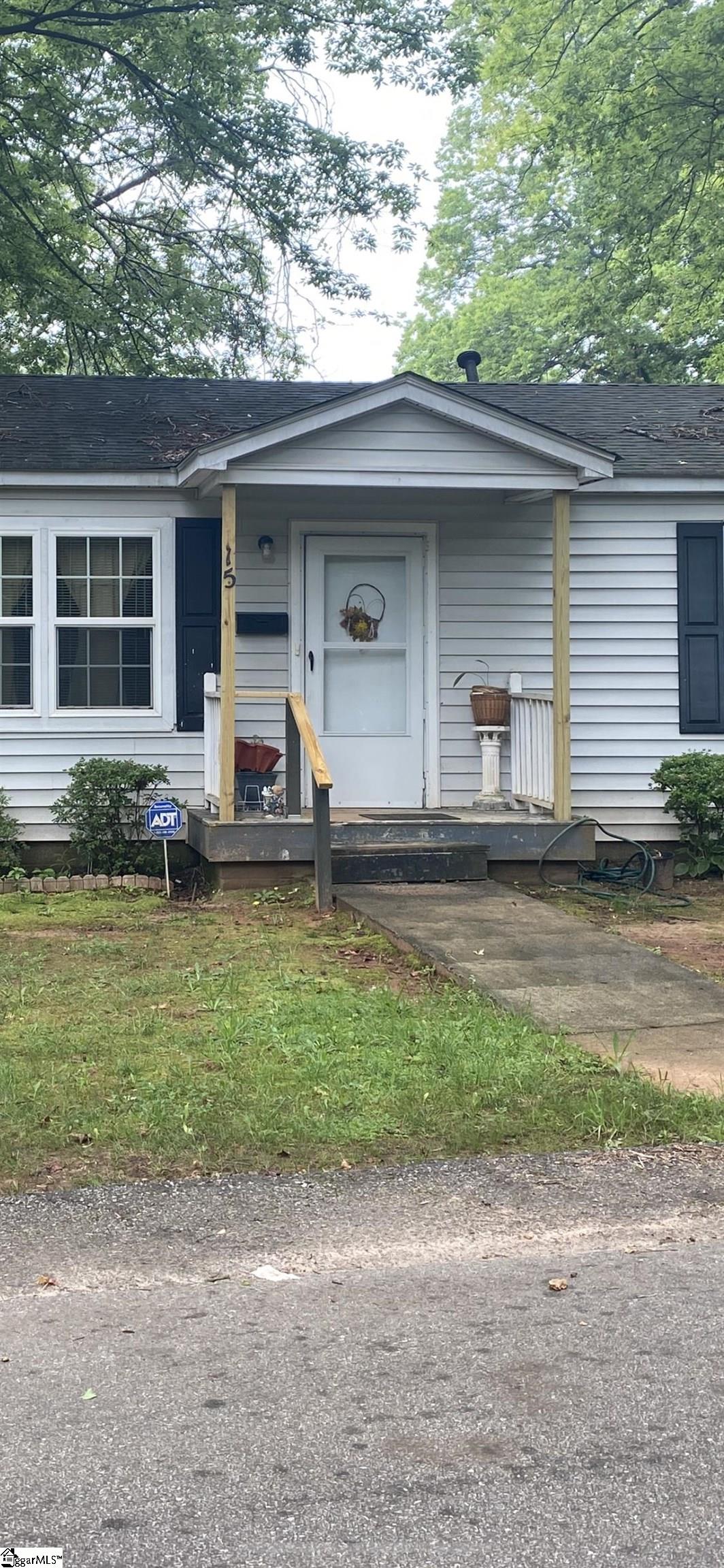 15 Bagwell Circle, Greenville, SC 29605