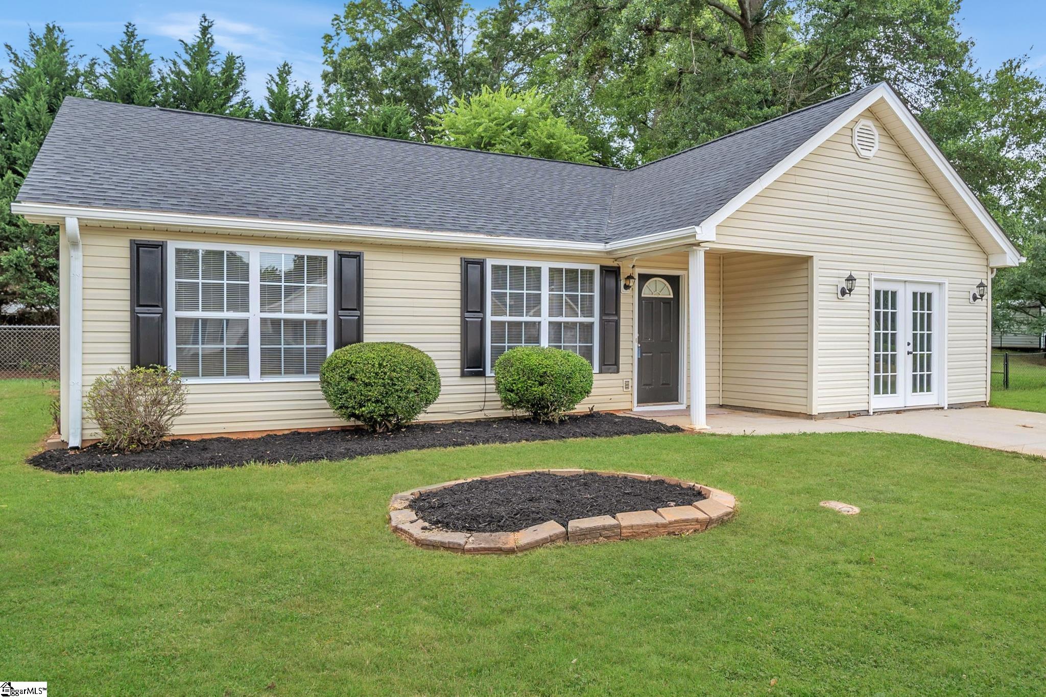 320 William Freeman Way, Duncan SC 29334-9145