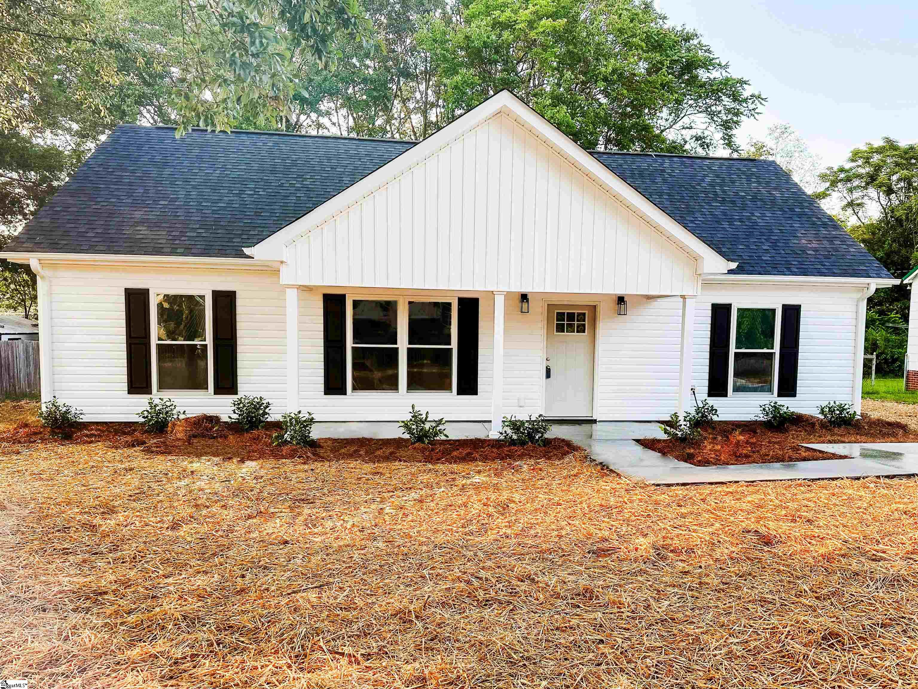 122 W 3rd Avenue, Easley SC 29640