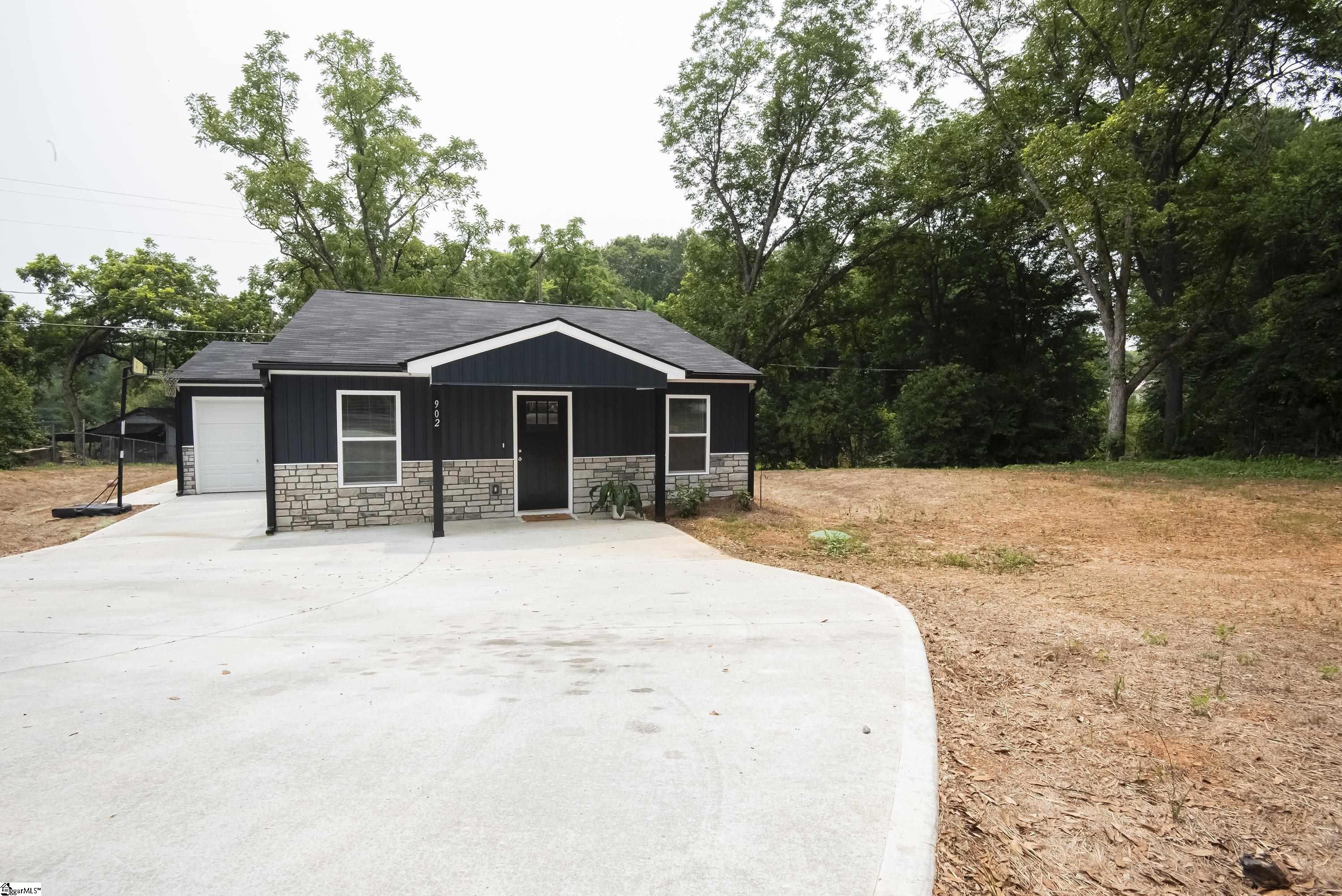 902 Savannah Street, Cowpens SC 29330