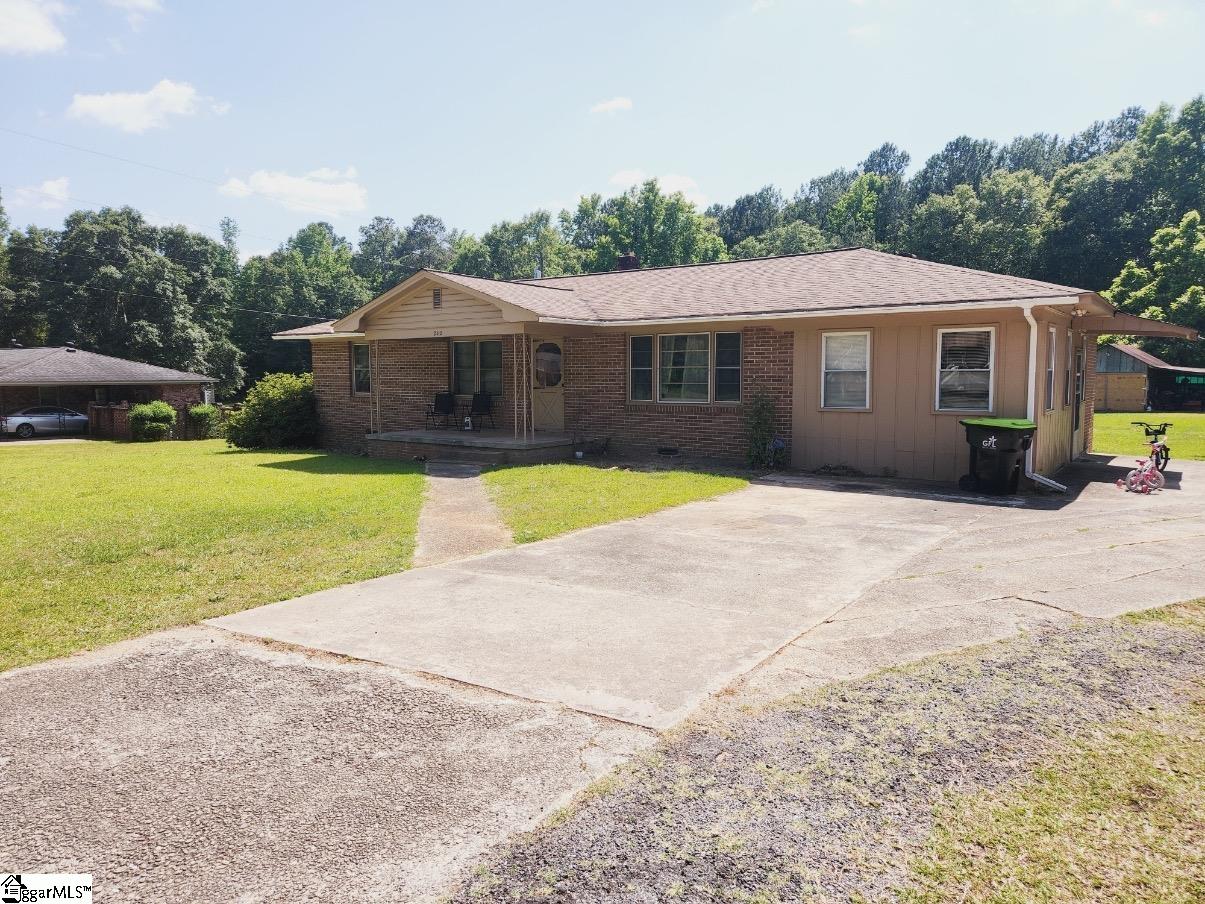 242 Sherwood Drive, Belton SC 29627