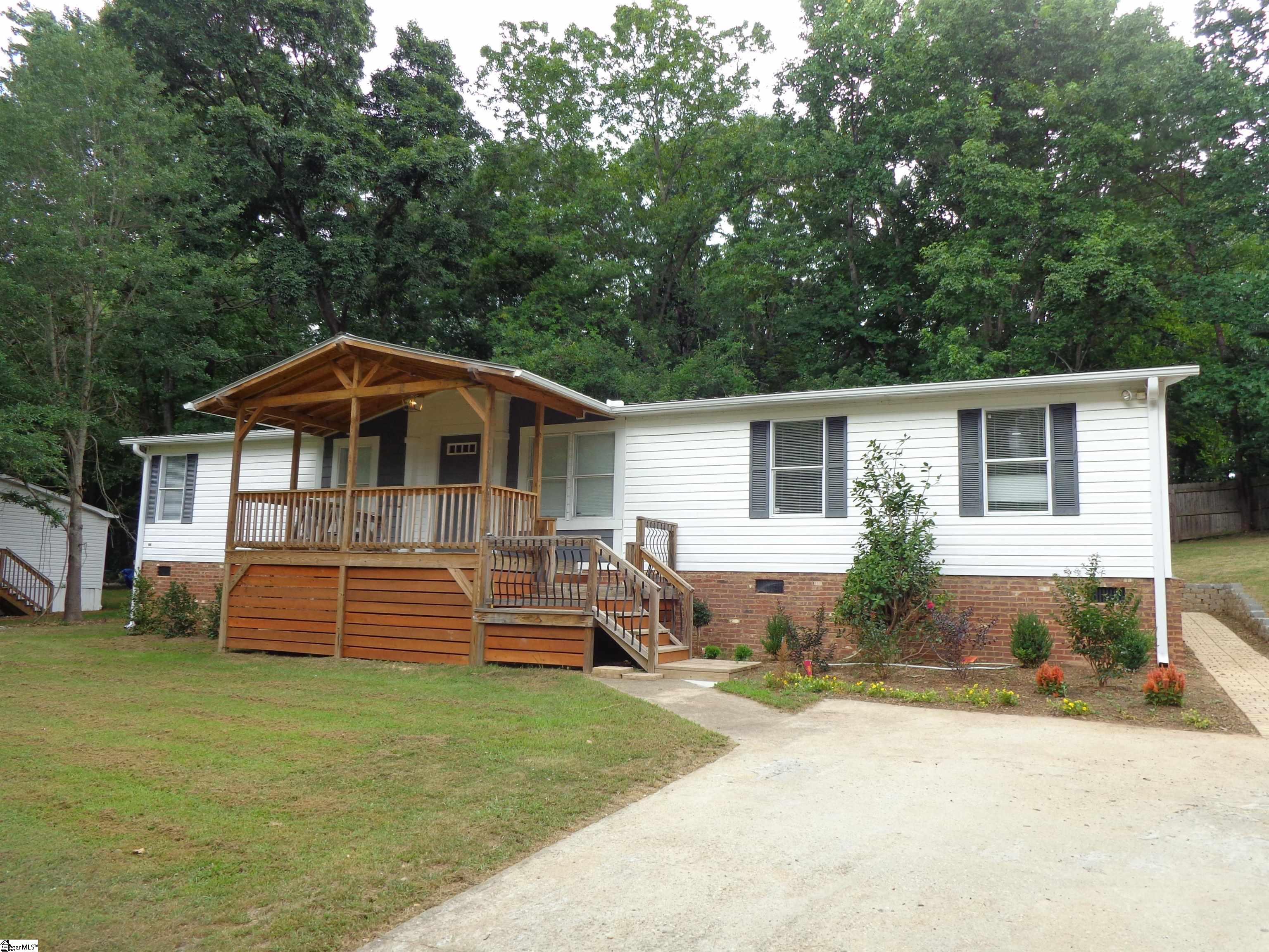321 Piedmont Avenue, Taylors SC 29687
