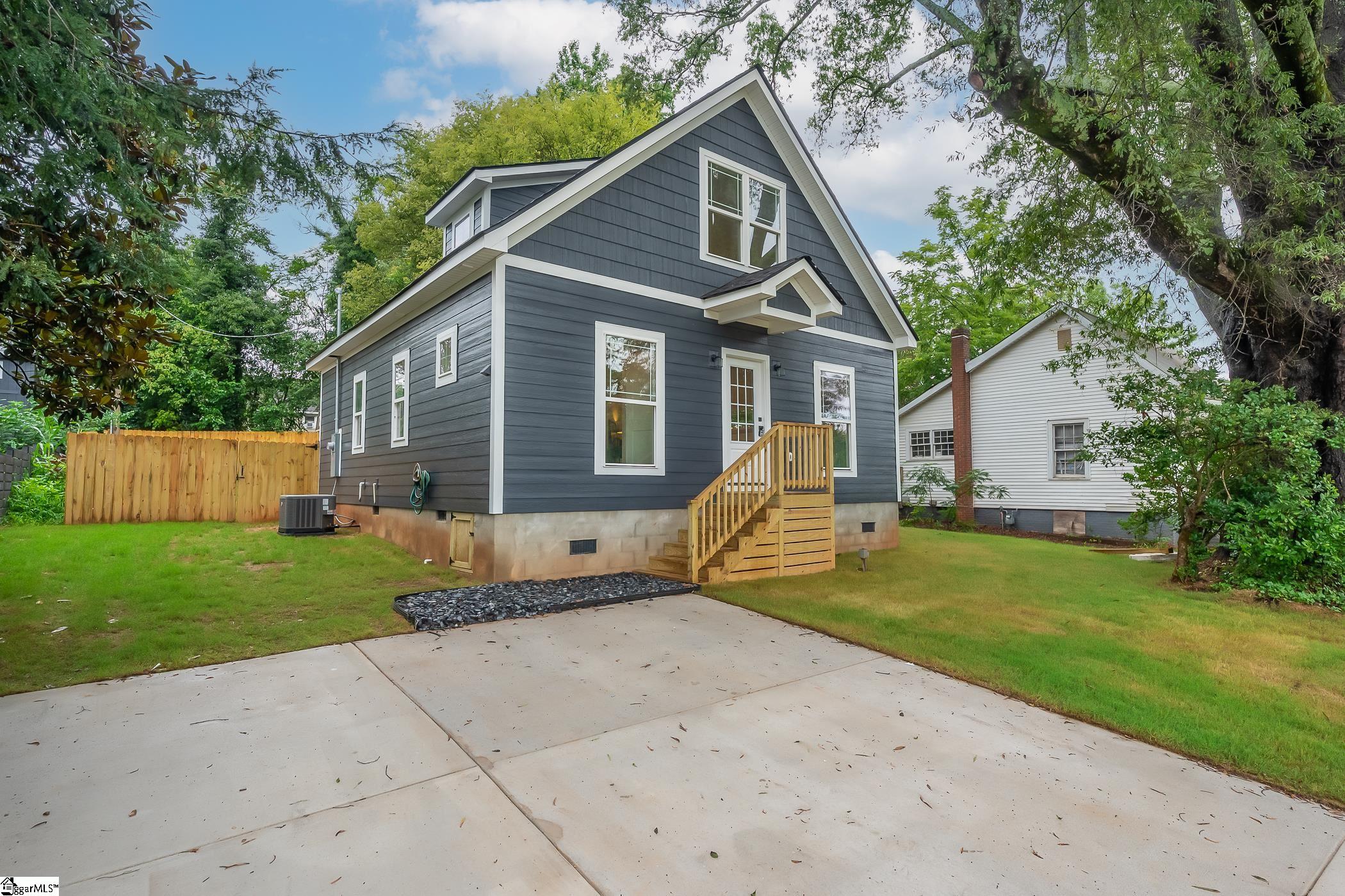 37 Jones Street, Greenville SC 29611