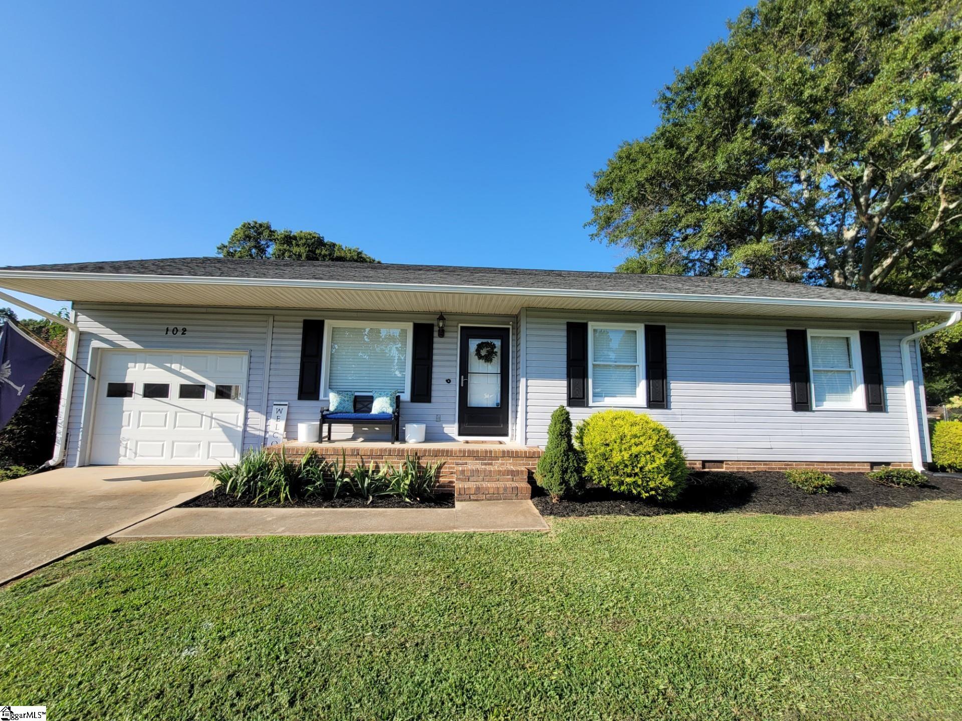 102 Blue Ridge Drive, Fountain Inn SC 29644