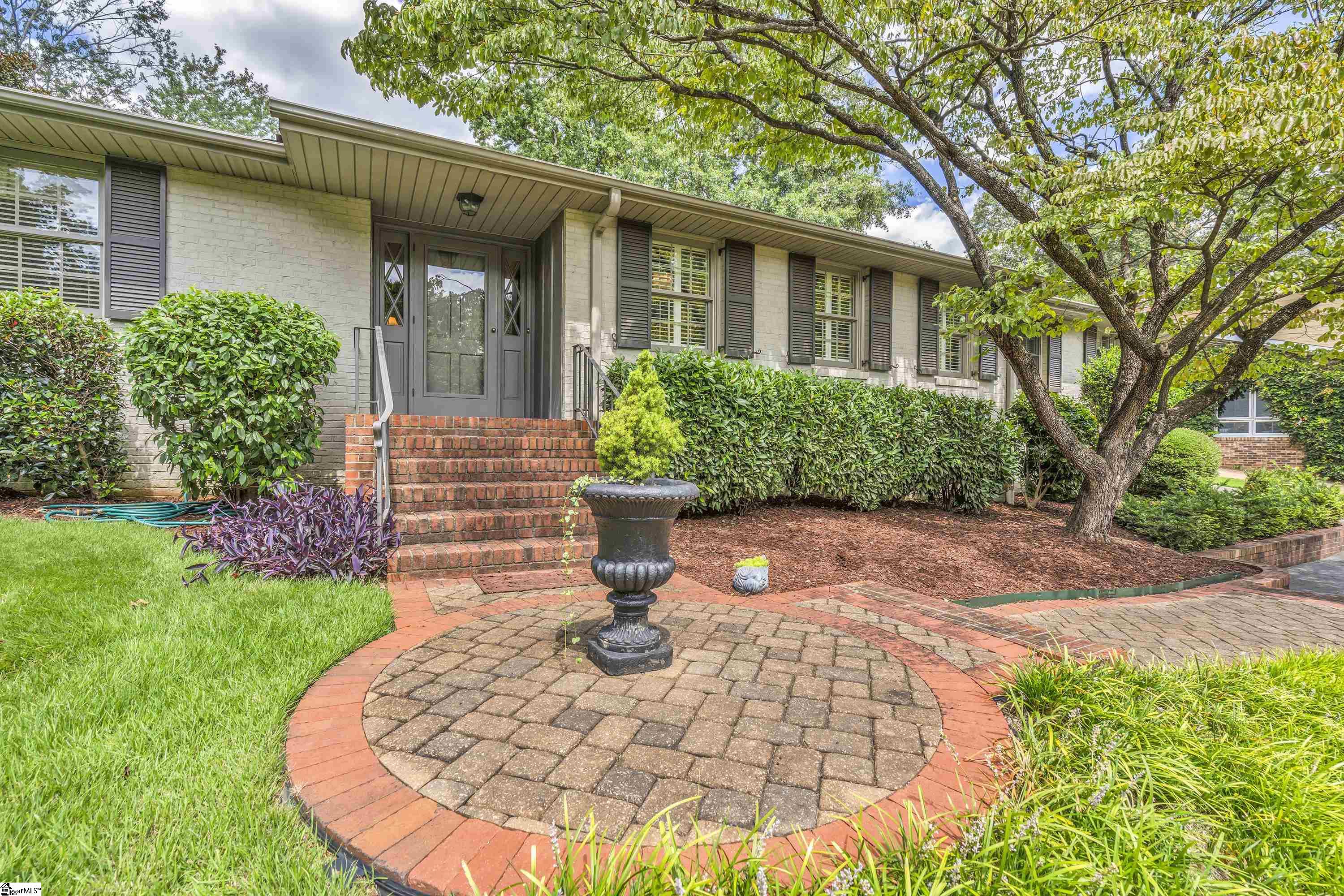 17 Shallowford Road, Greenville SC 29607