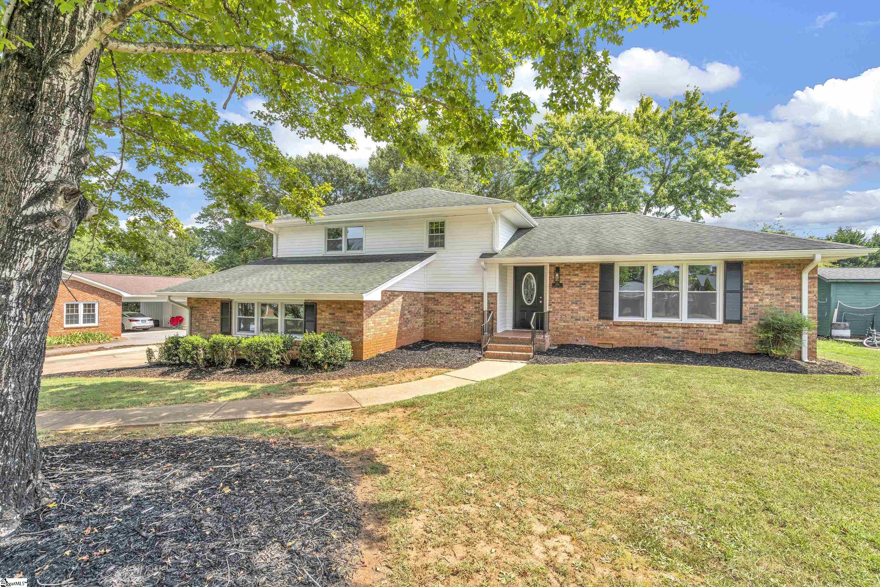 404 Lowndes Drive, Spartanburg SC 29307