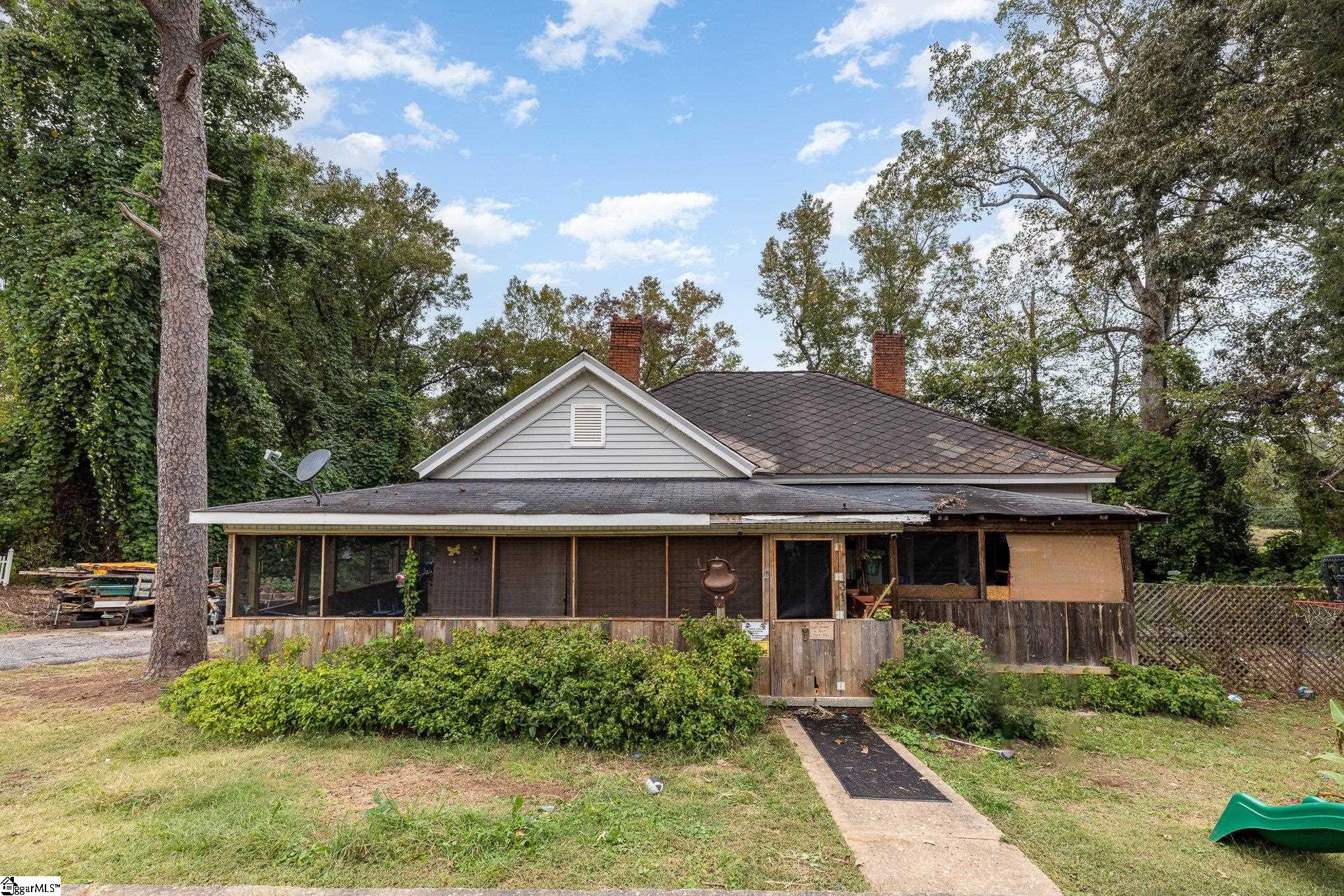 31 Smith Street, Ware Shoals SC 29692