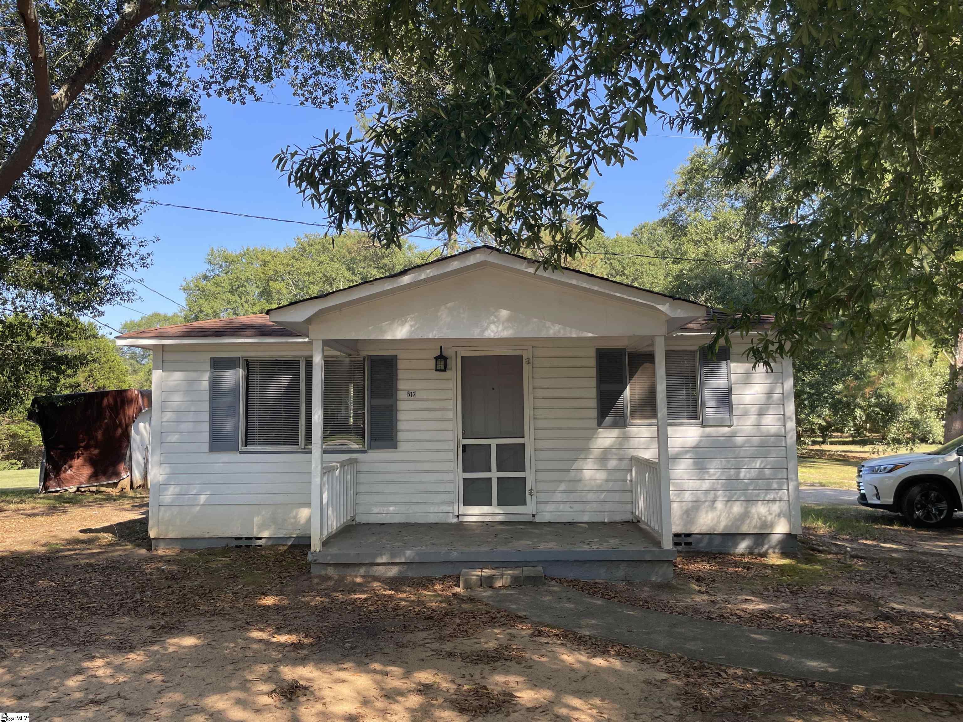 512 Conway Avenue, Laurens SC 29360