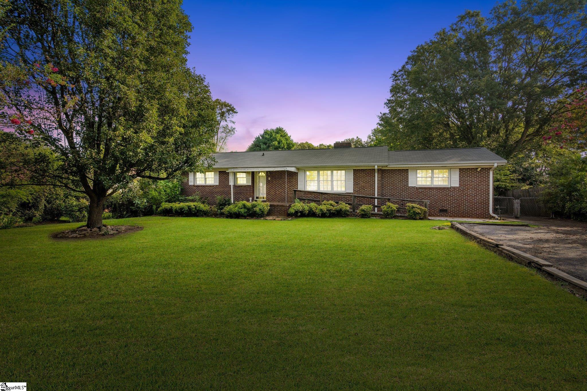 5 Vale, Spartanburg, SC 29301