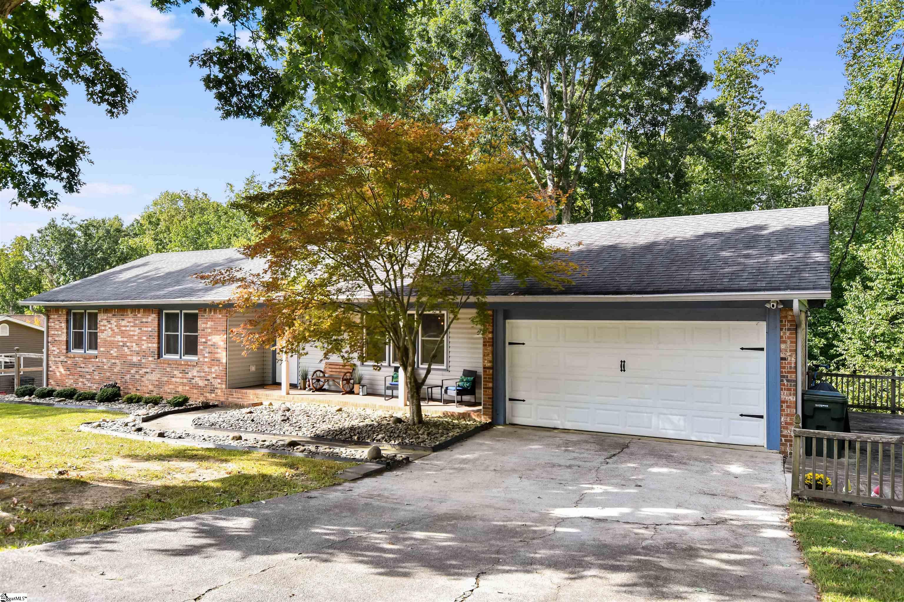 4171 S Blue Ridge Drive, Greer SC 29651