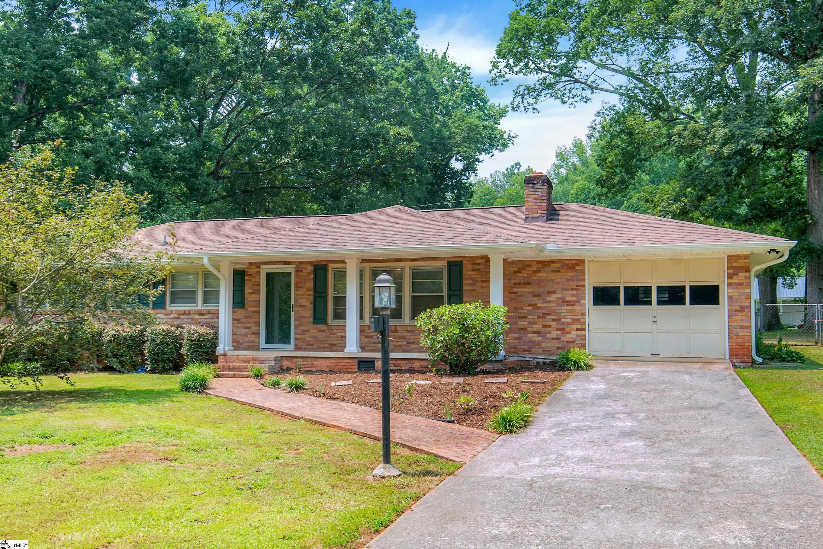 204 Brook Forest Drive, Anderson SC 29621