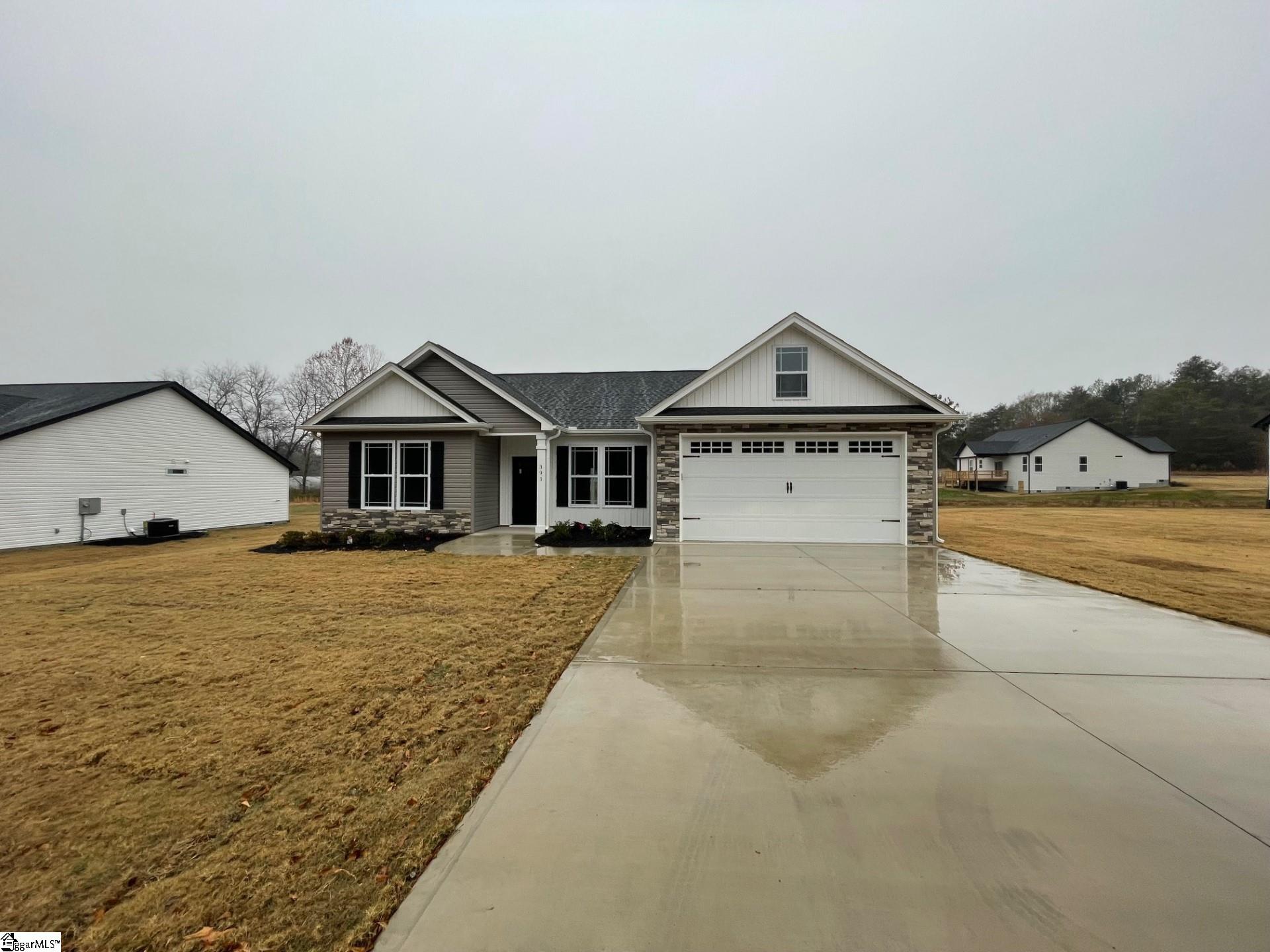 391 Brashears Road, Campobello SC 29322