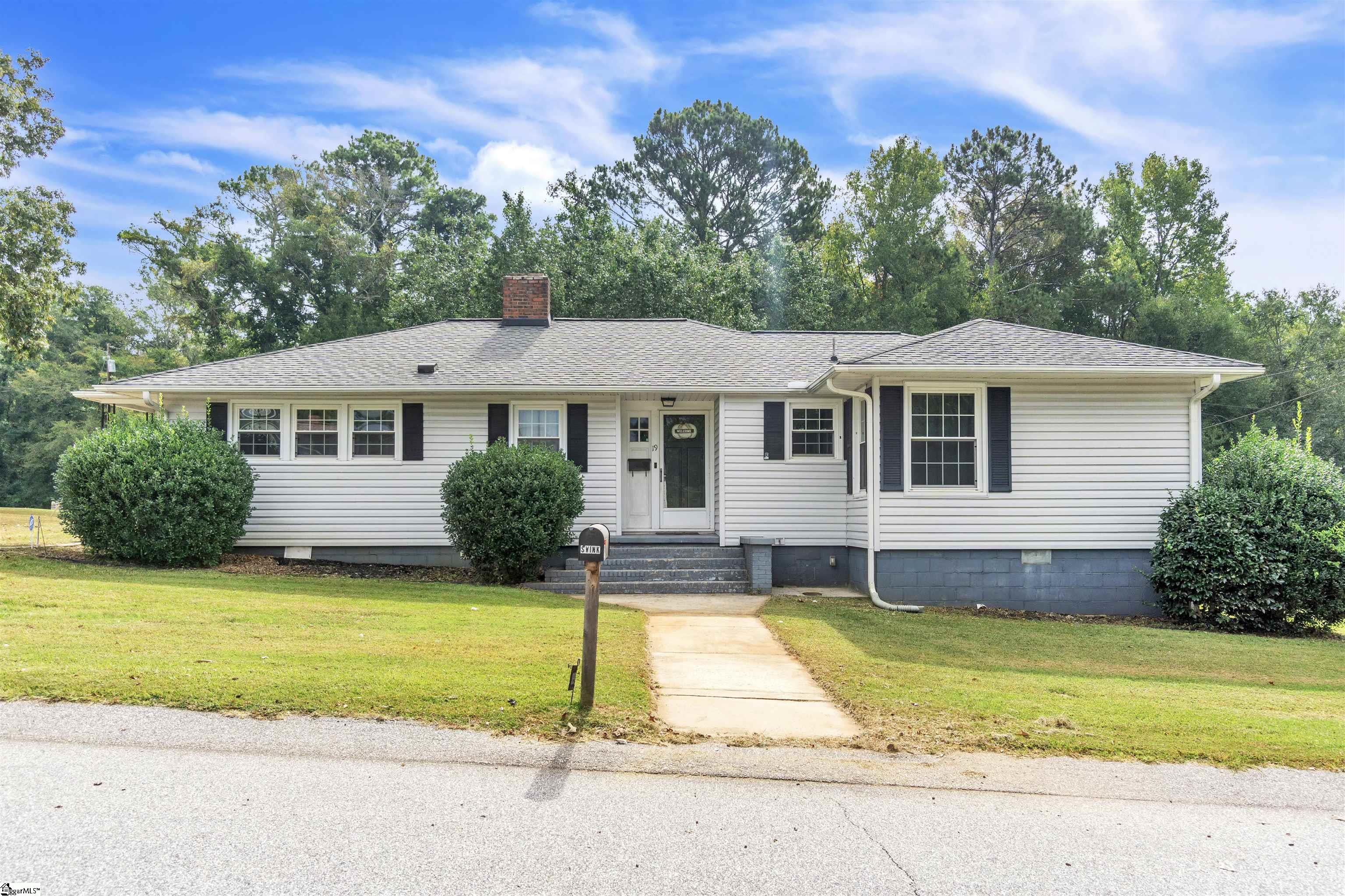 19 Ware Street, Ware Shoals SC 29692