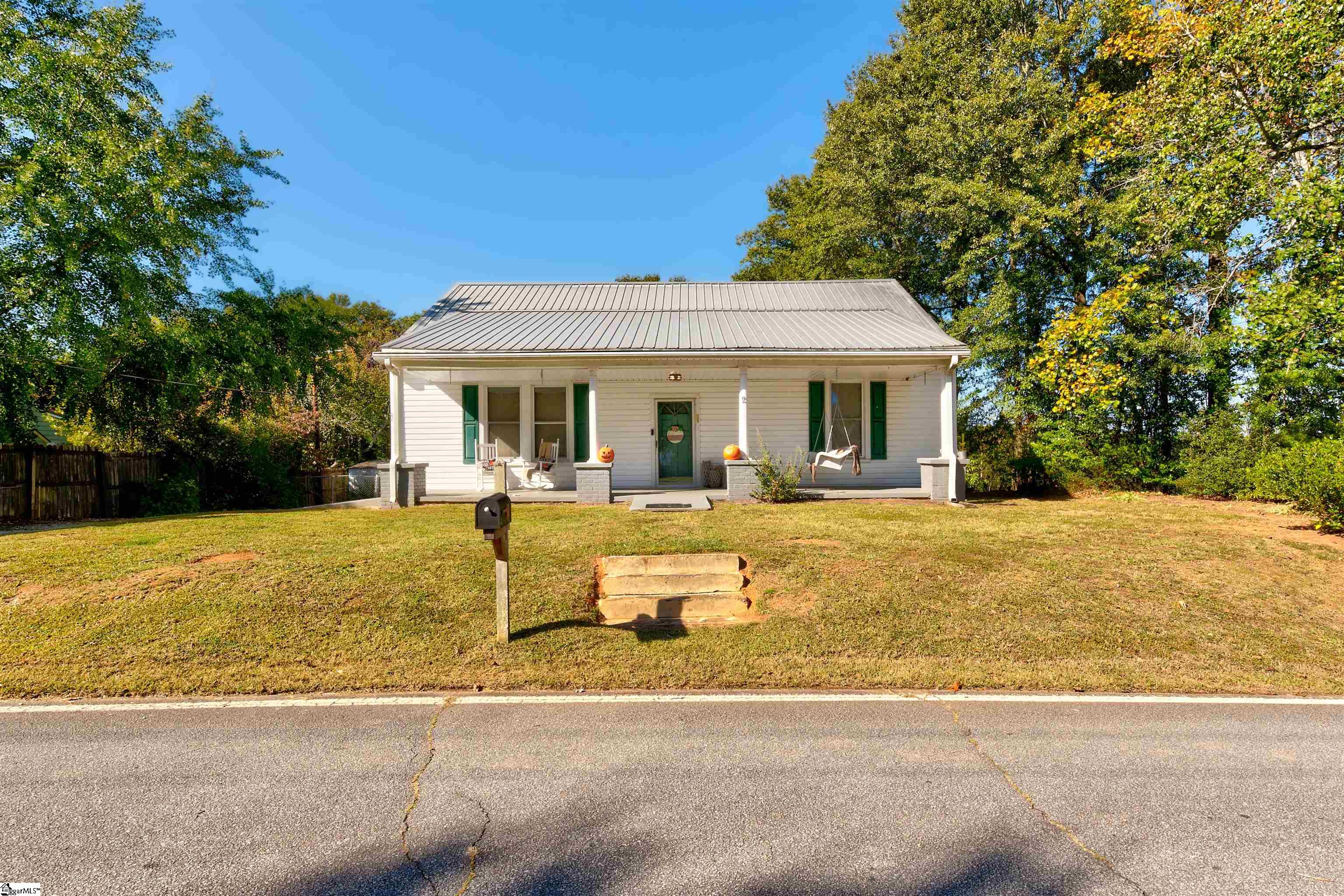 2 S Hillcrest Street, Liberty SC 29657