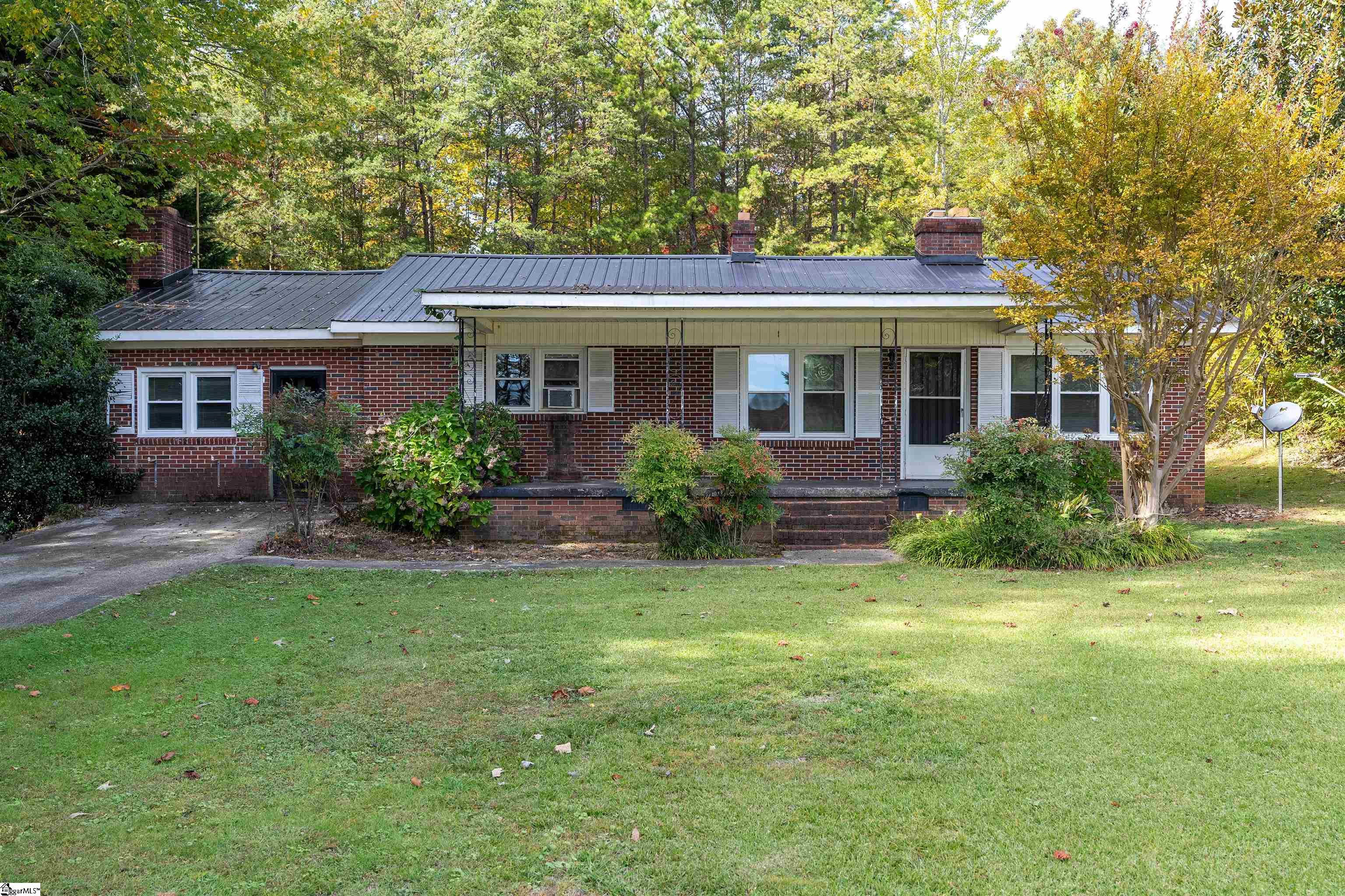 1131 Cheohee Valley Road, Tamassee SC 29686