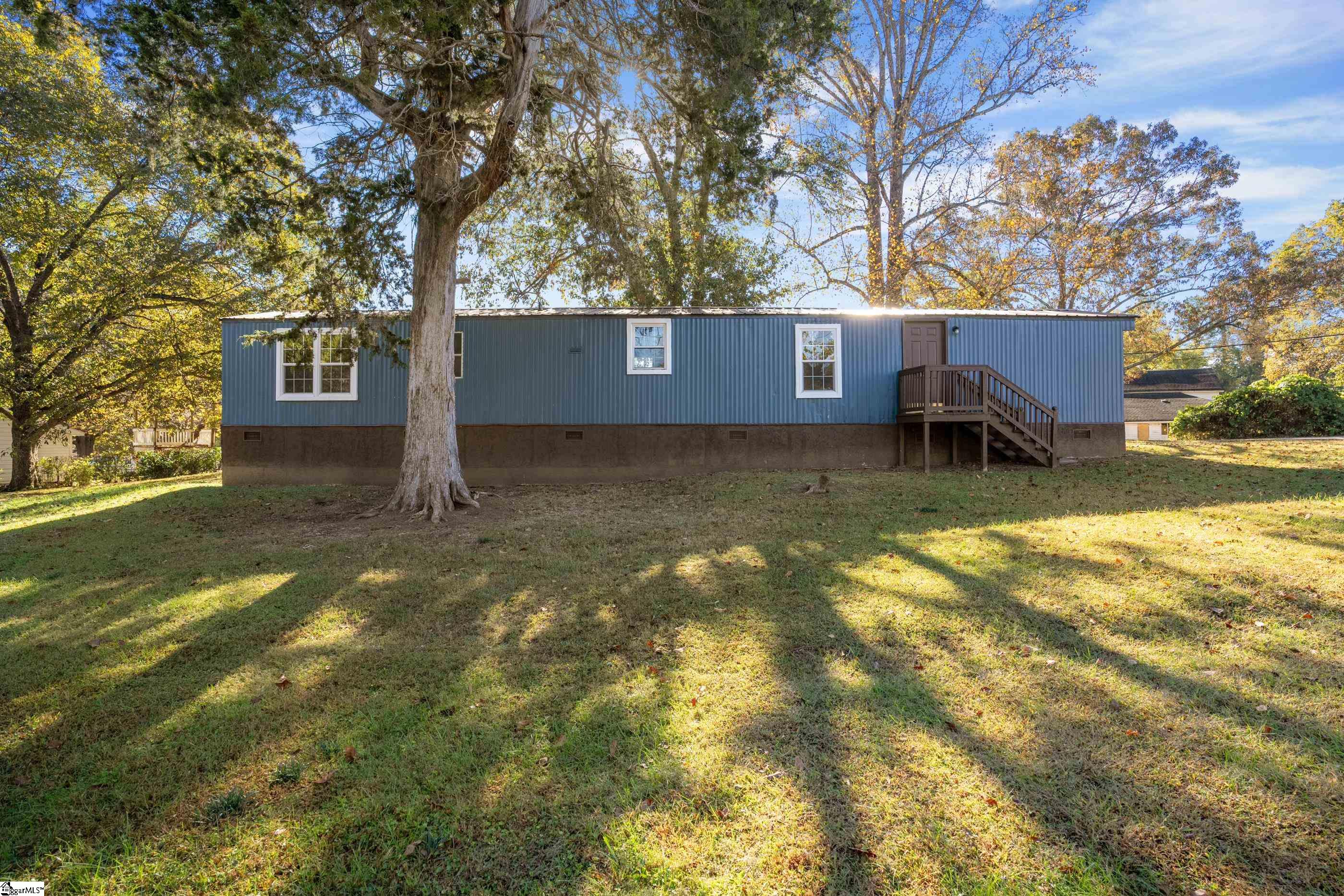 124 High Street, Converse SC 29329