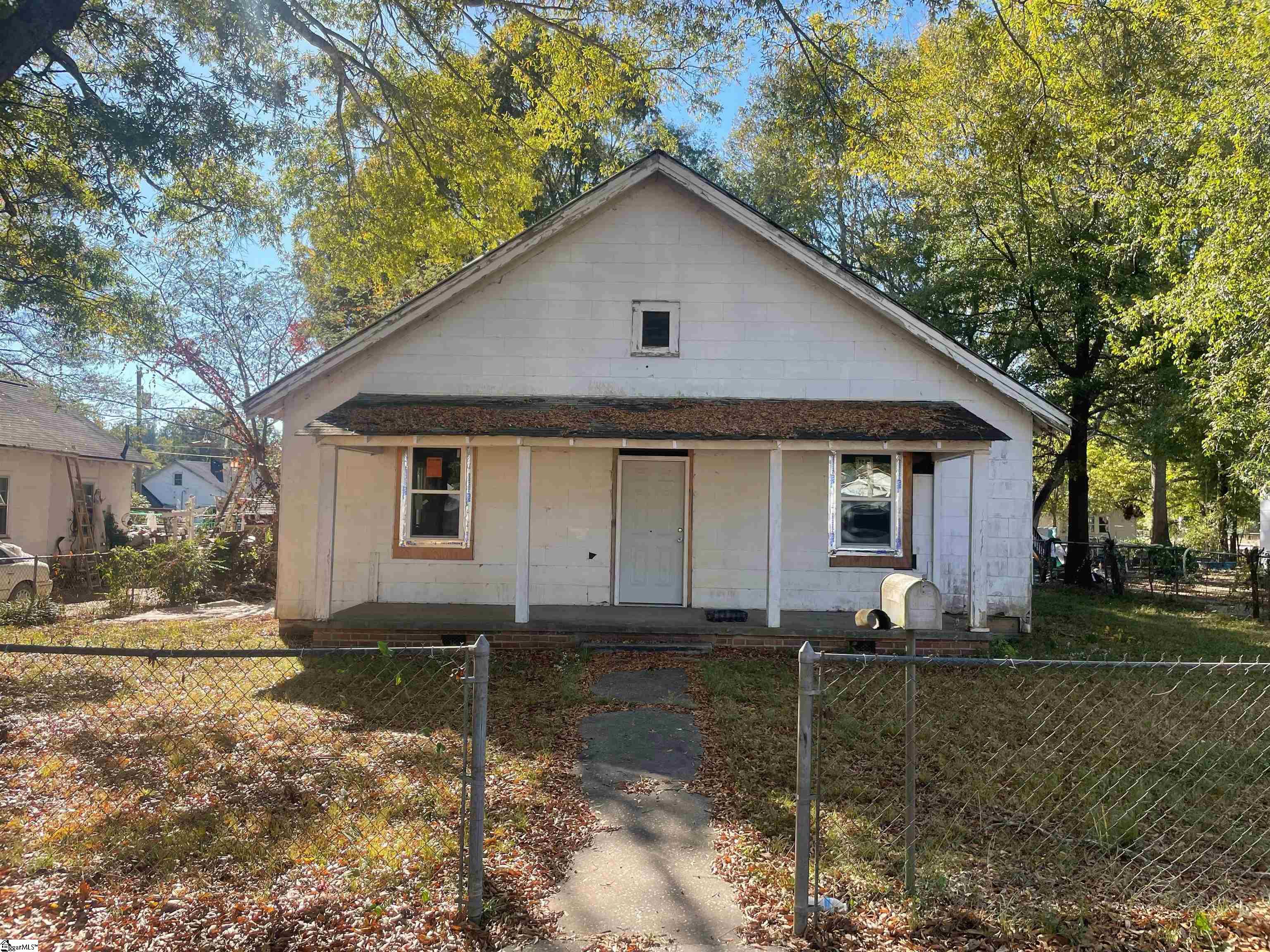 84 Palmetto Street, Clinton SC 29325