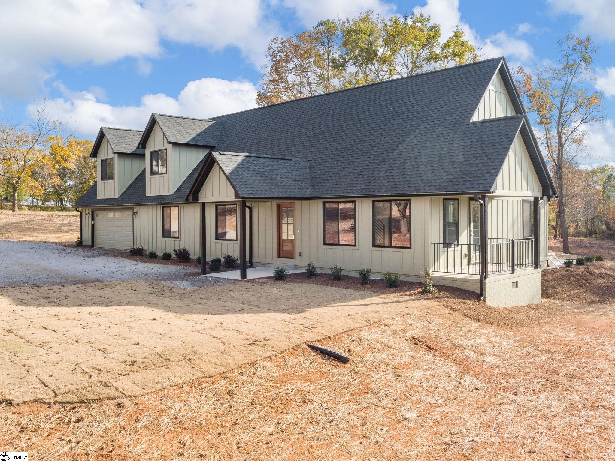 515 Grogan Road, Woodruff SC 29388