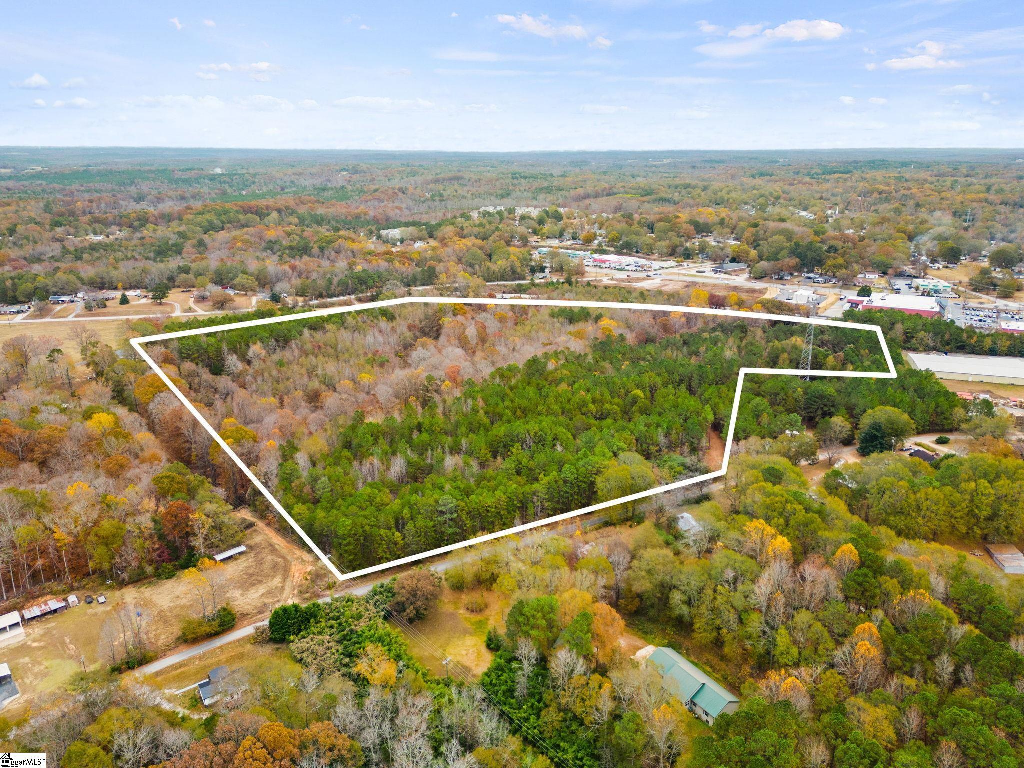 14 Sloan Lake Road, Woodruff SC 29388
