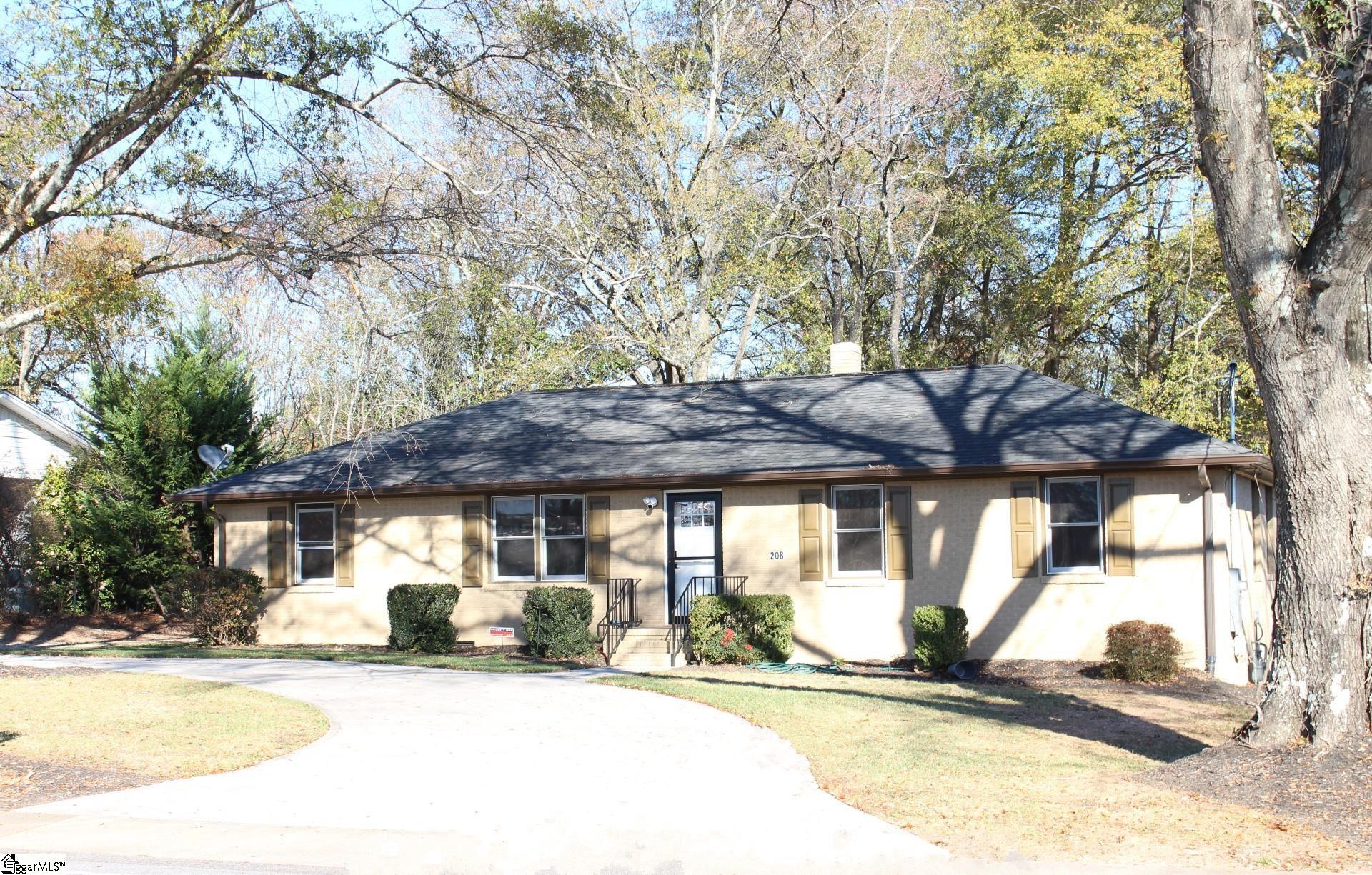 208 Pine Knoll Drive, Greenville SC 29609