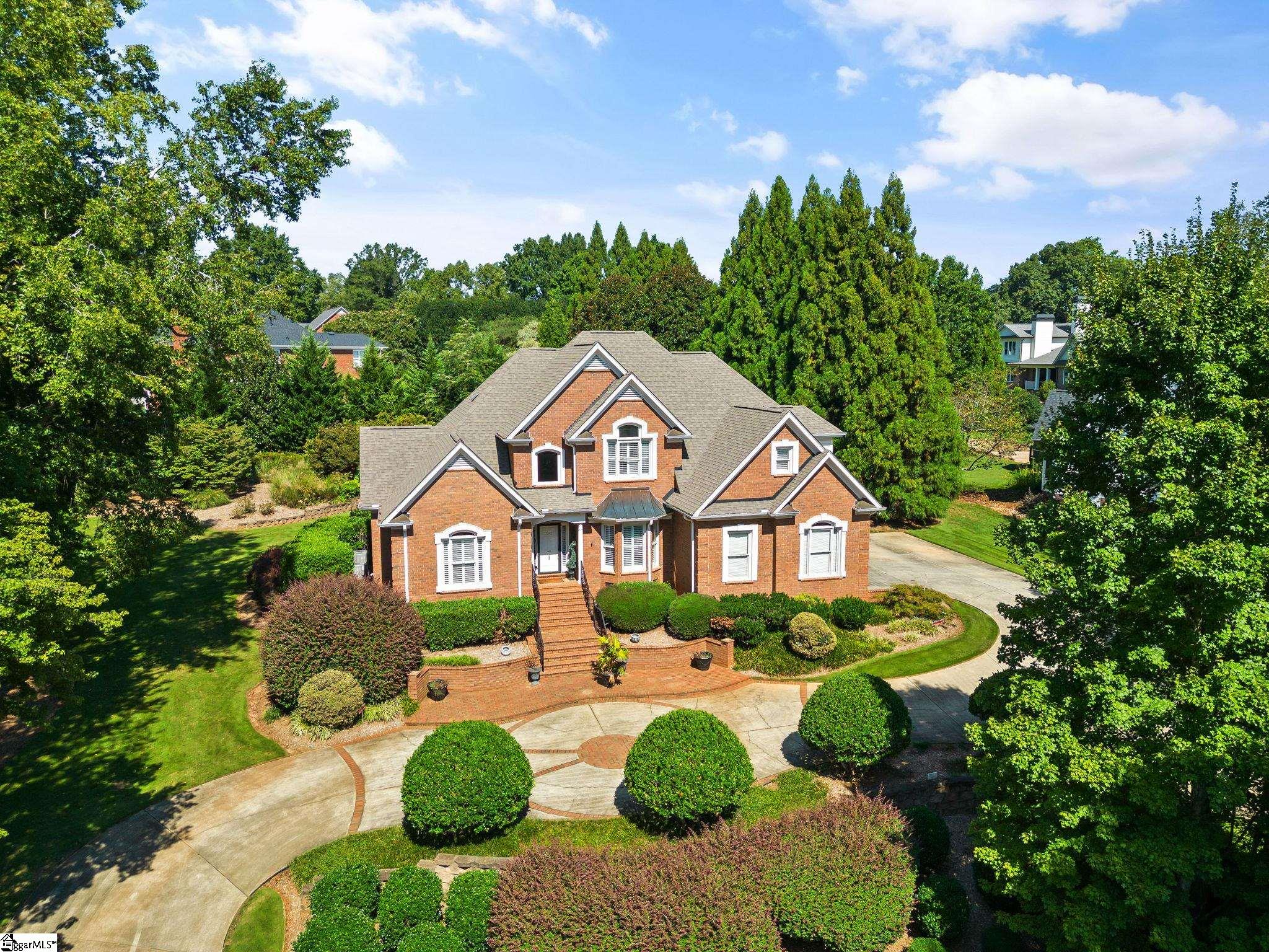 For Sale 522 Spaulding Lake Drive, Greenville, SC 29615 4 Beds / 3 Full Baths / 1 Half Bath