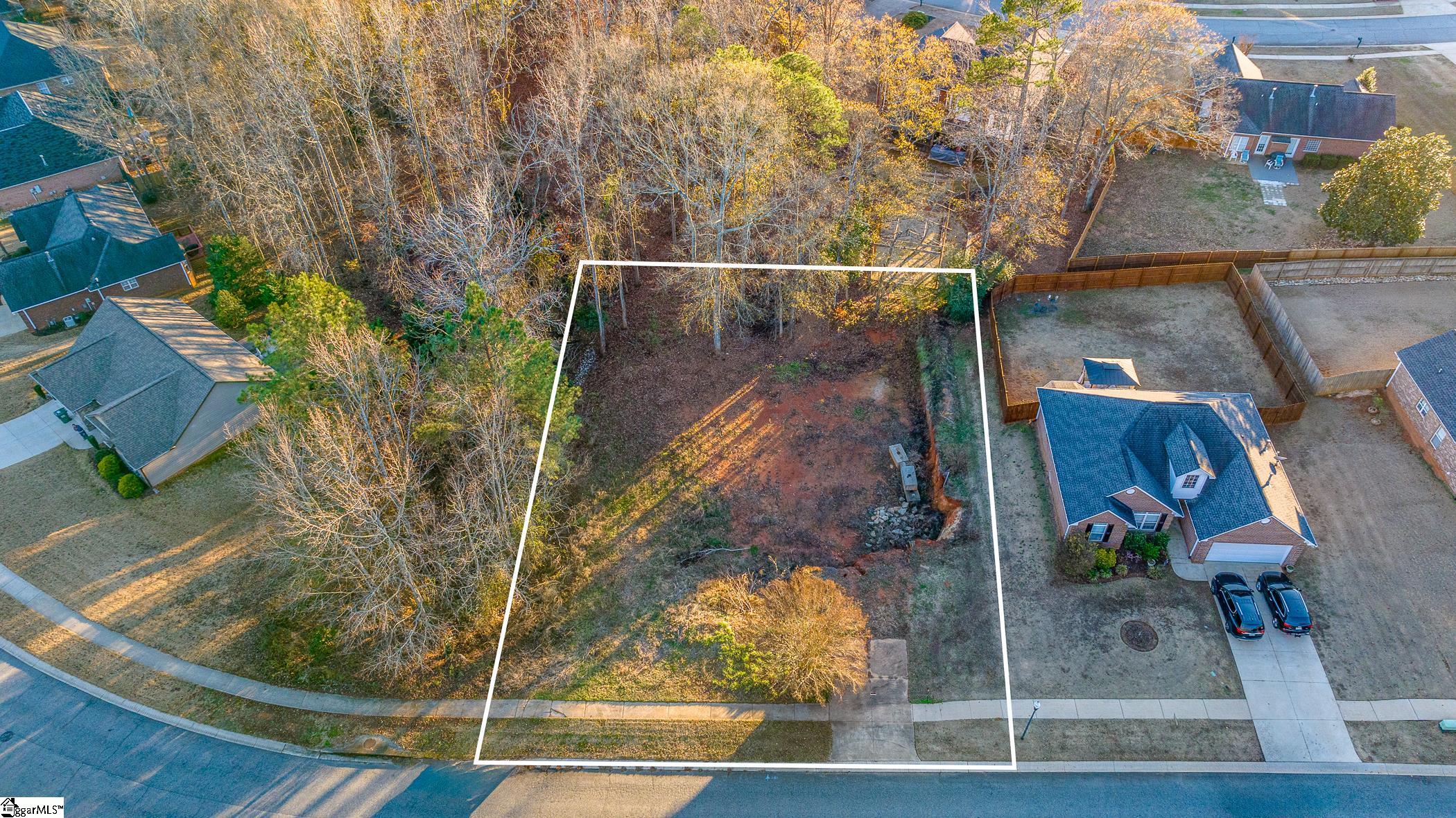 350 N Sweetwater Hills Drive, Moore SC 29369
