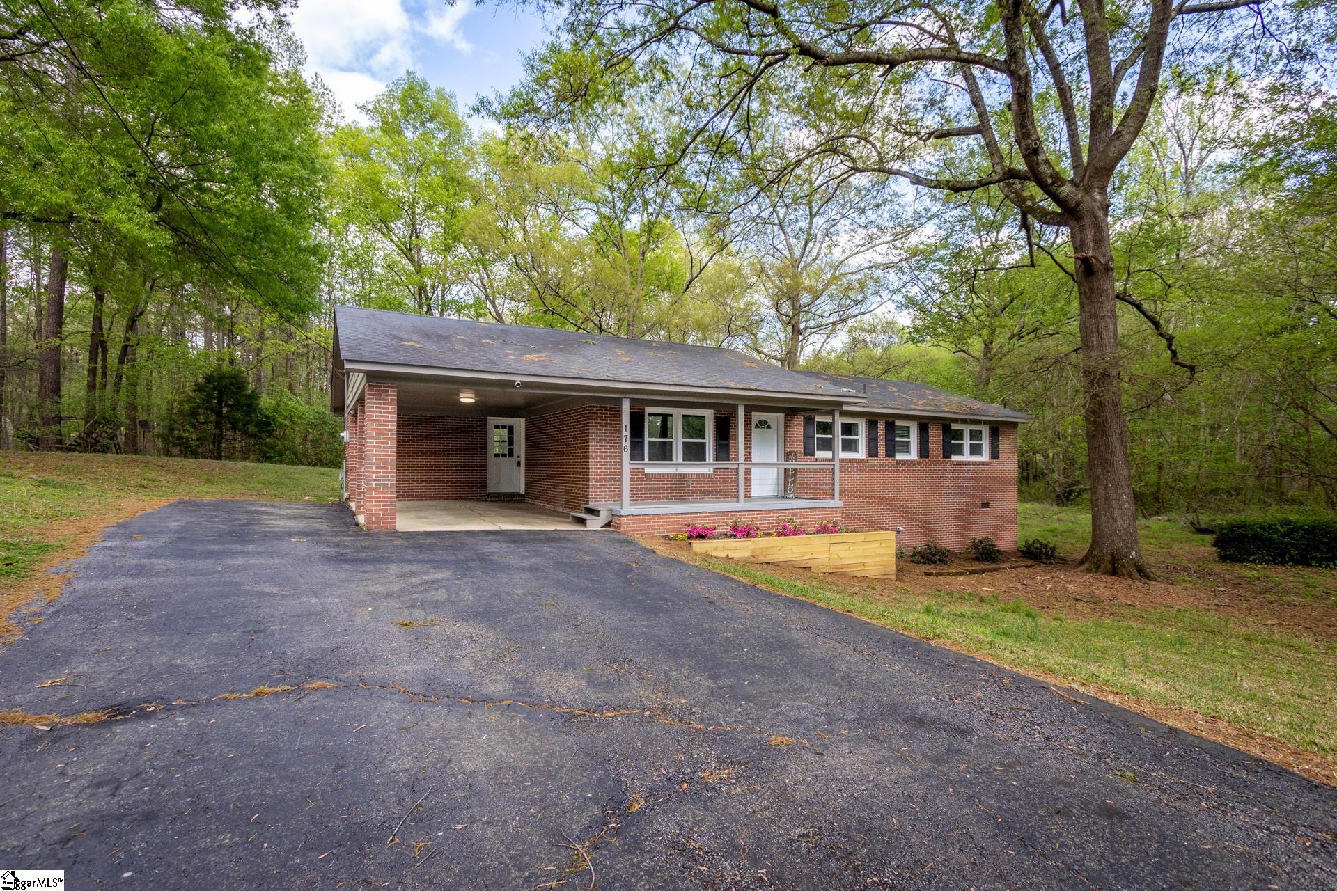 176 Country Lane, Clinton SC 29325
