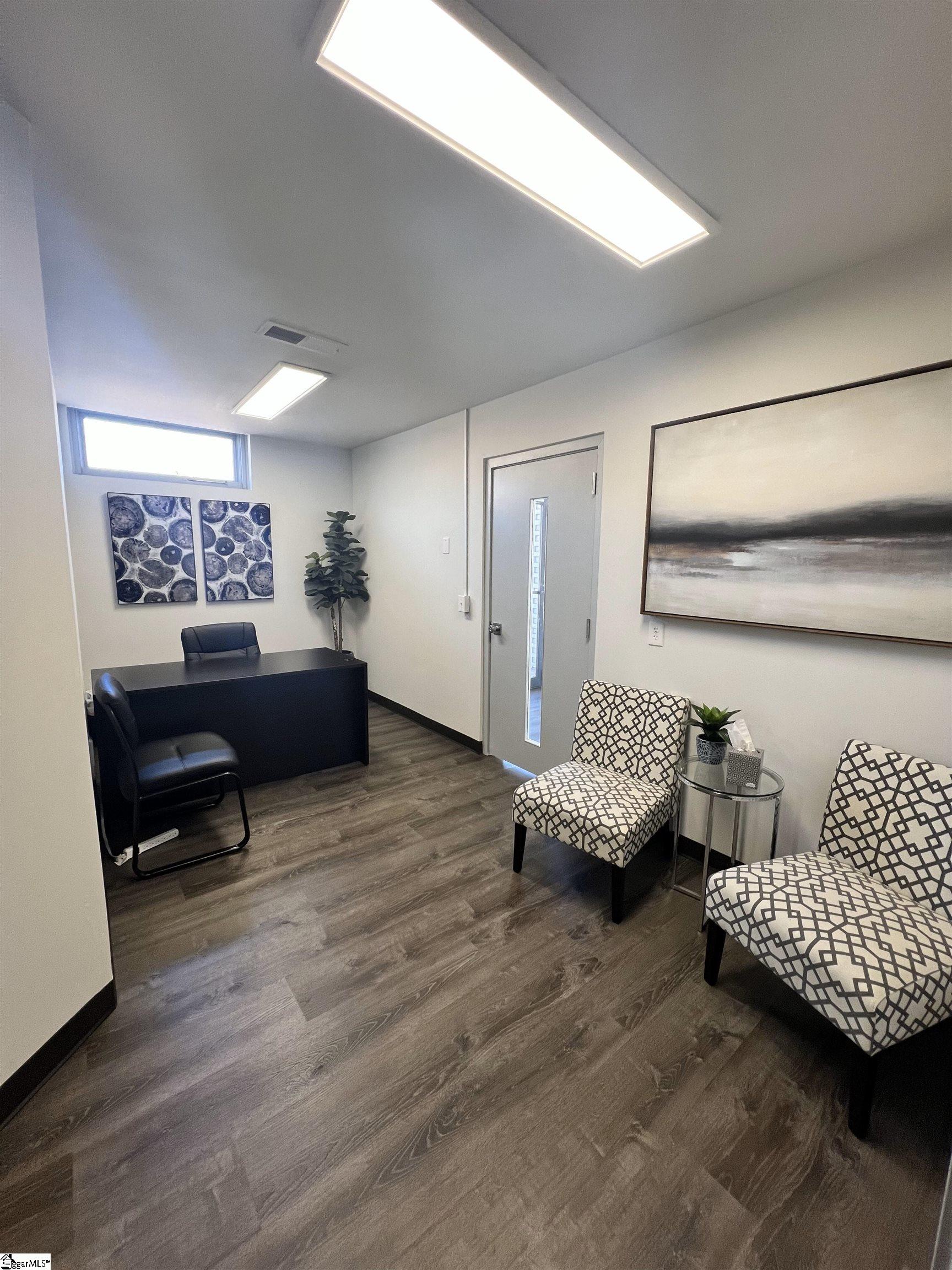 217 W Stone