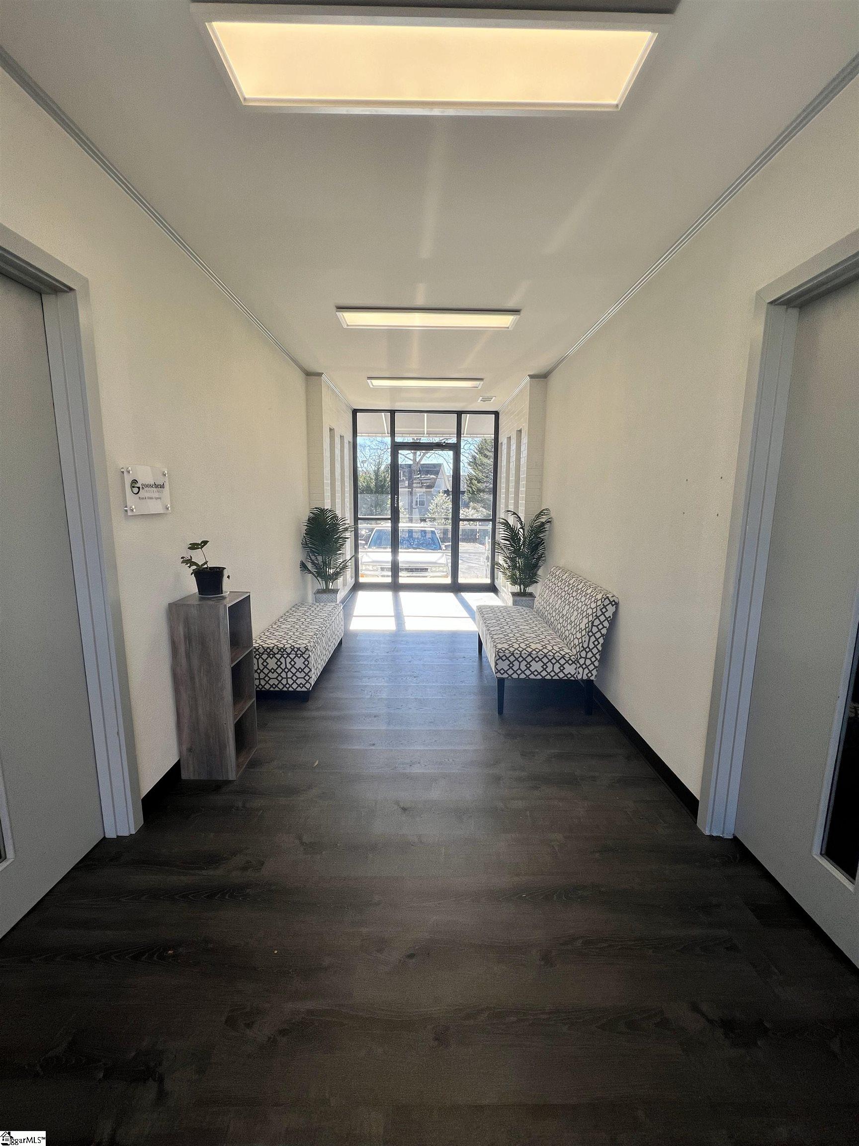 217 W Stone