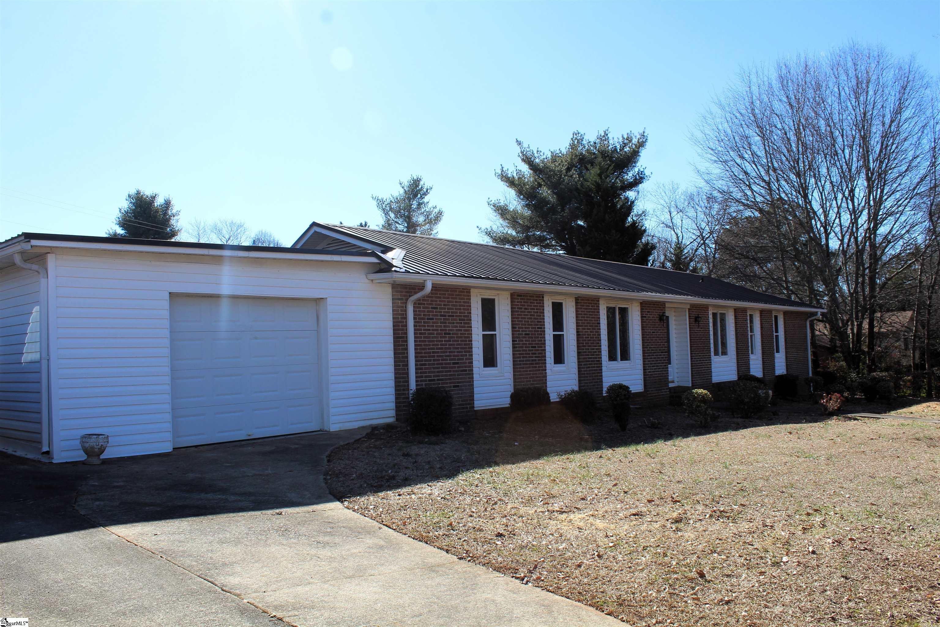 107 Carriage Lane, Simpsonville SC 29681