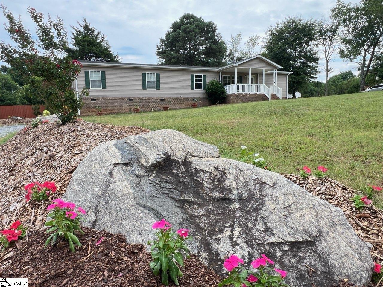2150 Hampton Road, Wellford SC 29385-9343