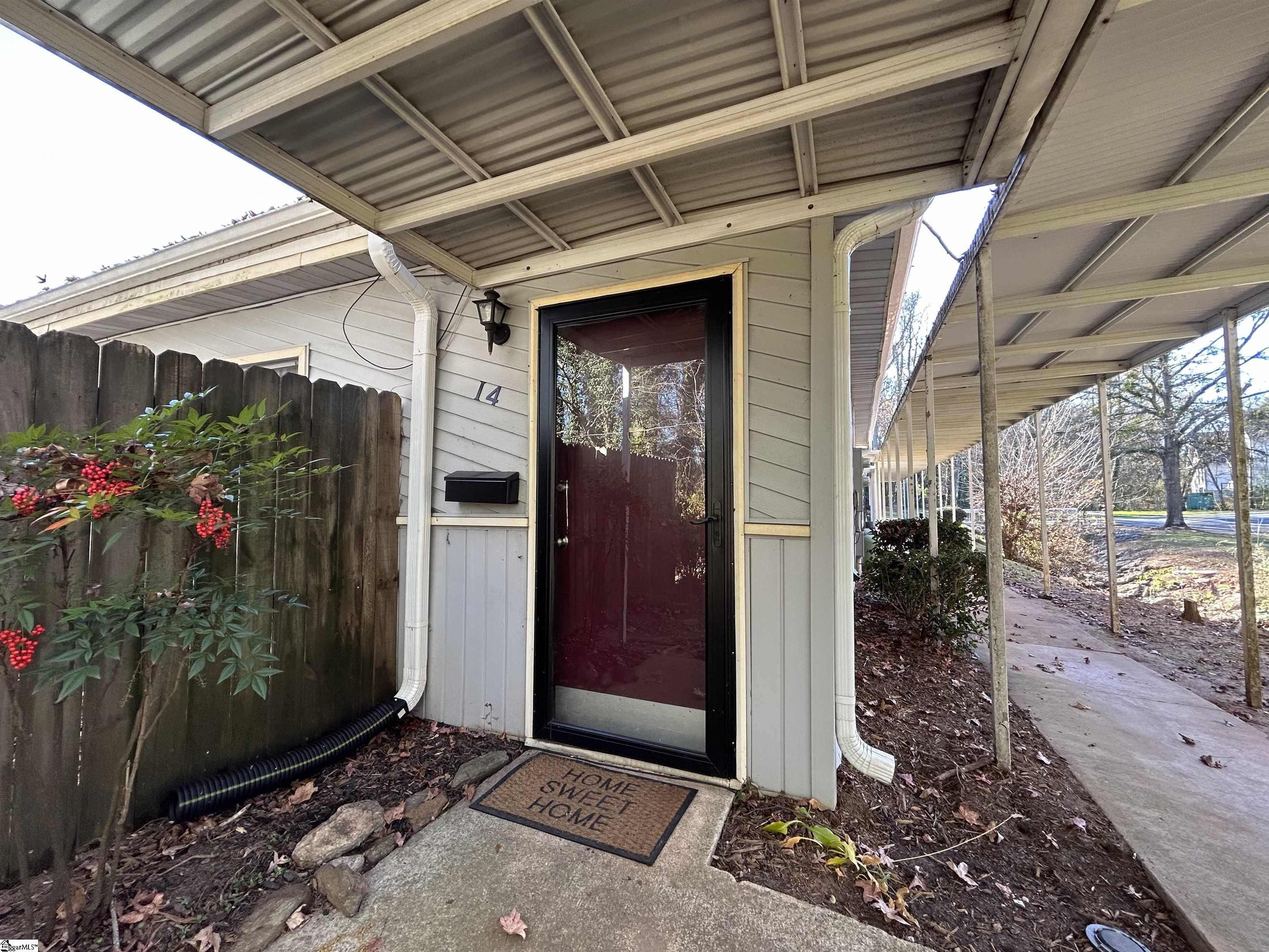 3706 -  I 4 E North Street, Greenville SC 29615