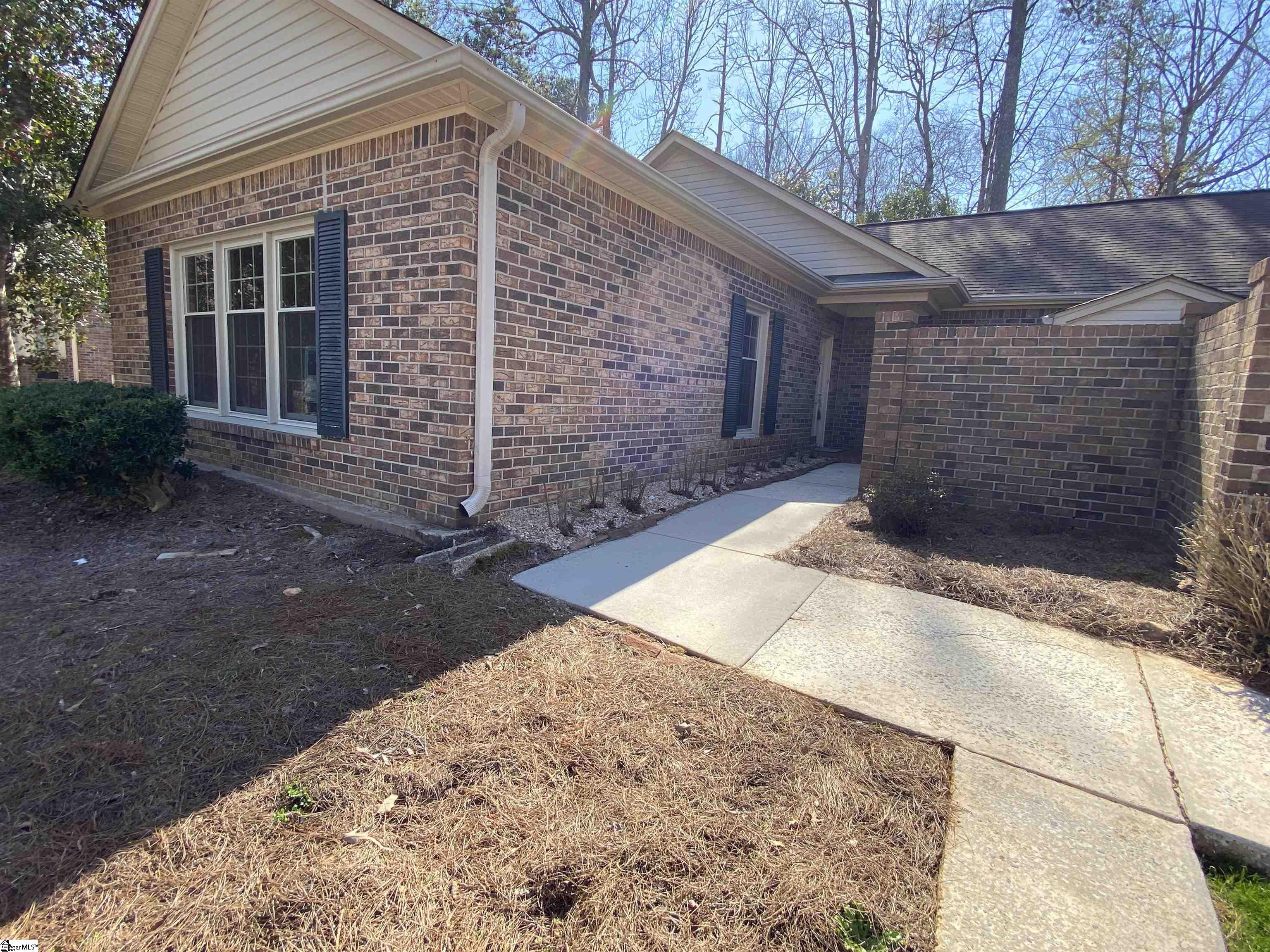 listing main picture