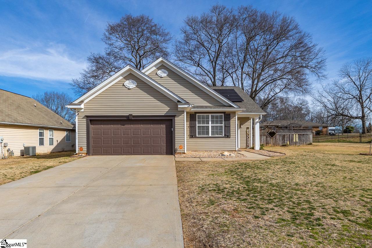 333 Stonewood Crossing Drive, Boiling Springs SC 29316