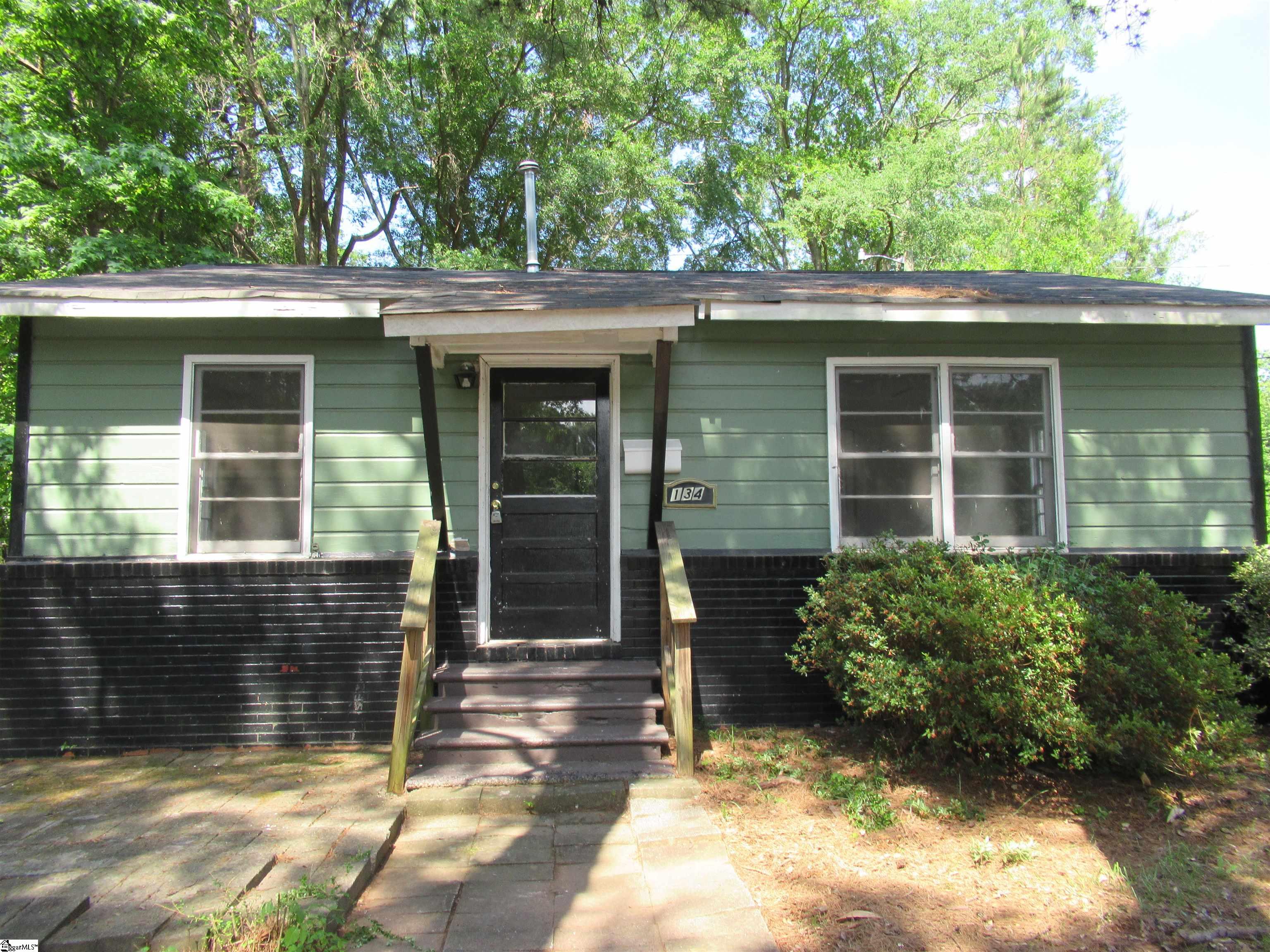 134 Everett Street, Spartanburg SC 29306-5669